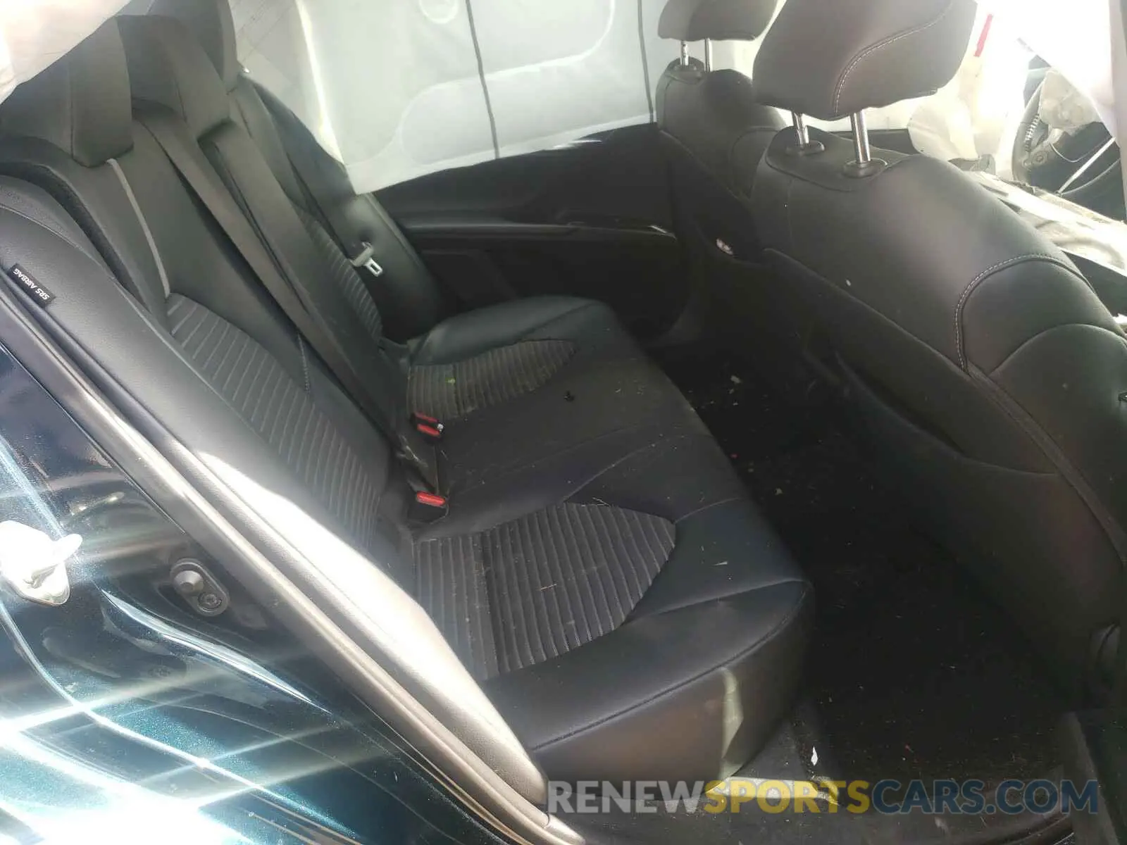 6 Photograph of a damaged car 4T1B11HKXKU854194 TOYOTA CAMRY 2019