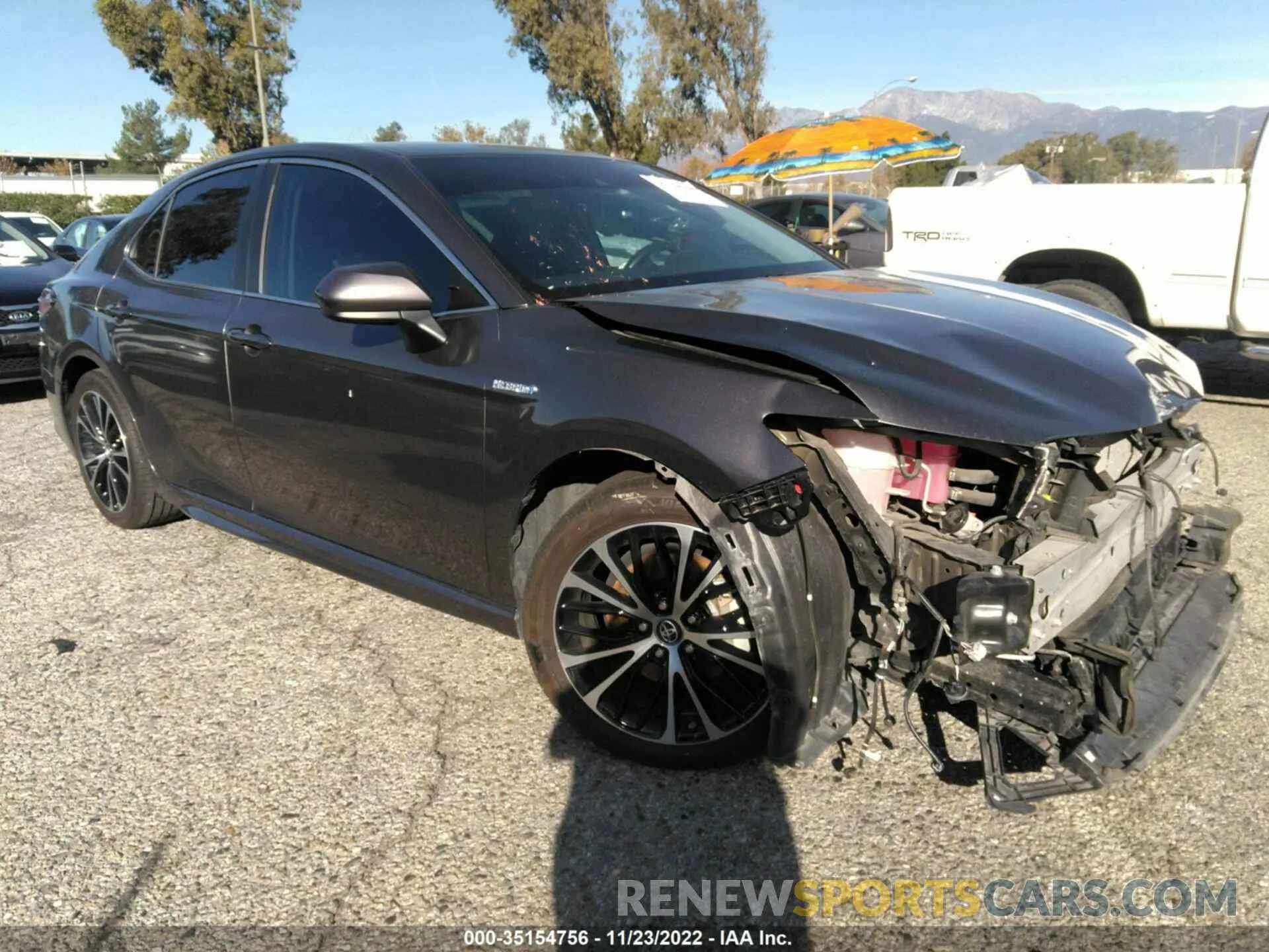 1 Photograph of a damaged car 4T1B21HK0KU010050 TOYOTA CAMRY 2019