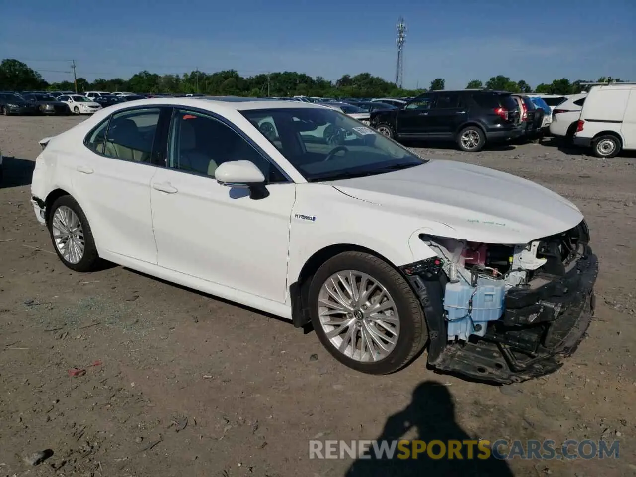 4 Photograph of a damaged car 4T1B21HK0KU513108 TOYOTA CAMRY 2019