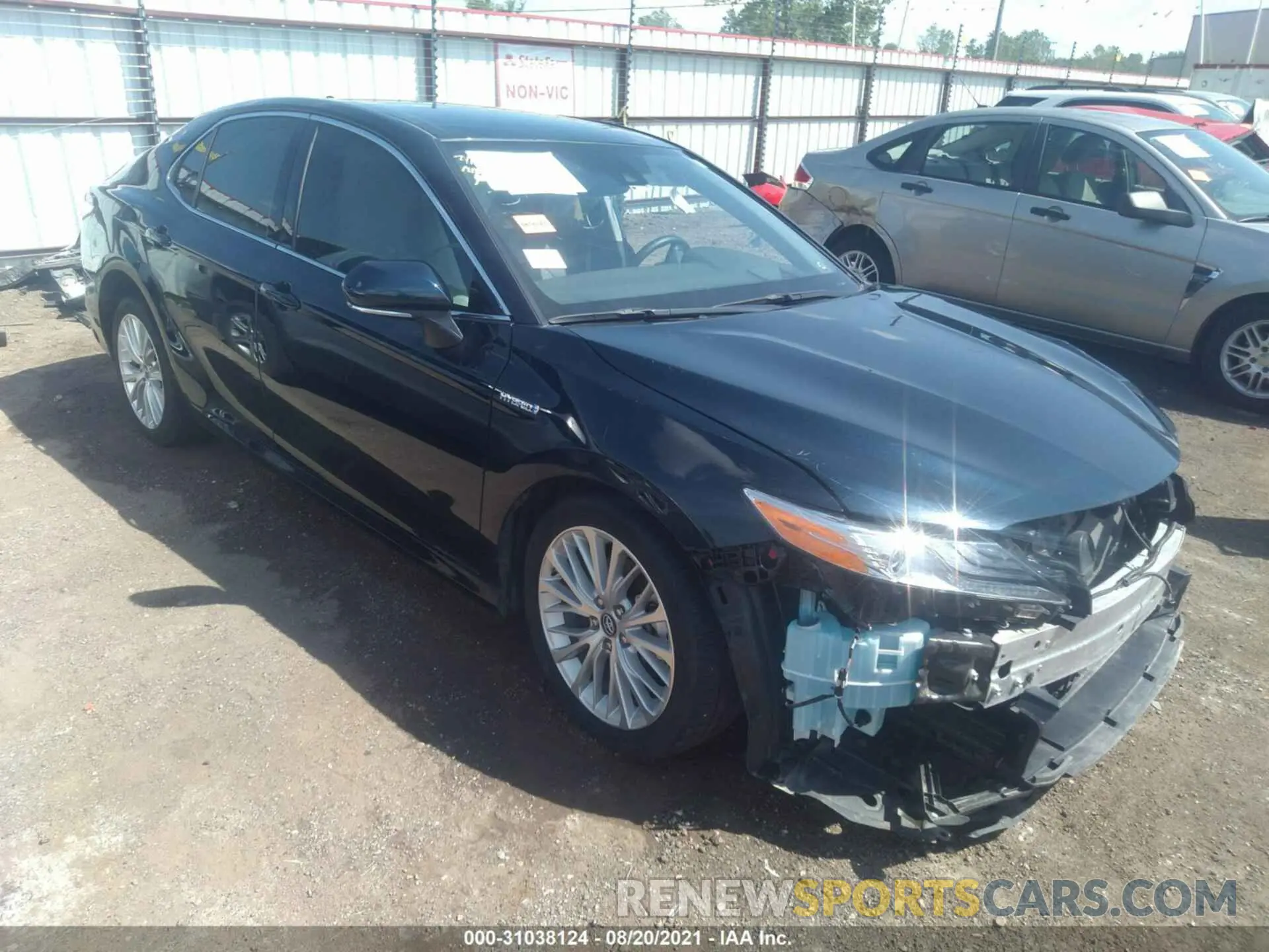 1 Photograph of a damaged car 4T1B21HK0KU520897 TOYOTA CAMRY 2019