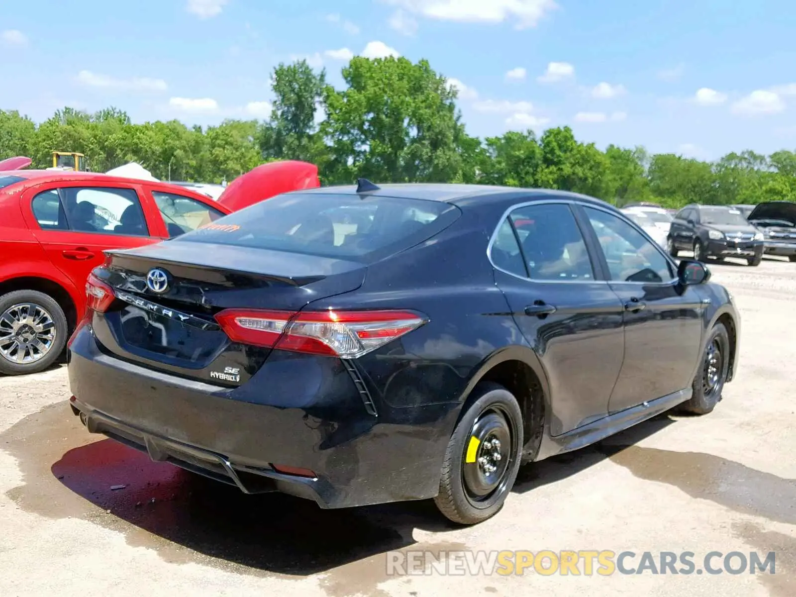 4 Photograph of a damaged car 4T1B21HK1KU012342 TOYOTA CAMRY 2019