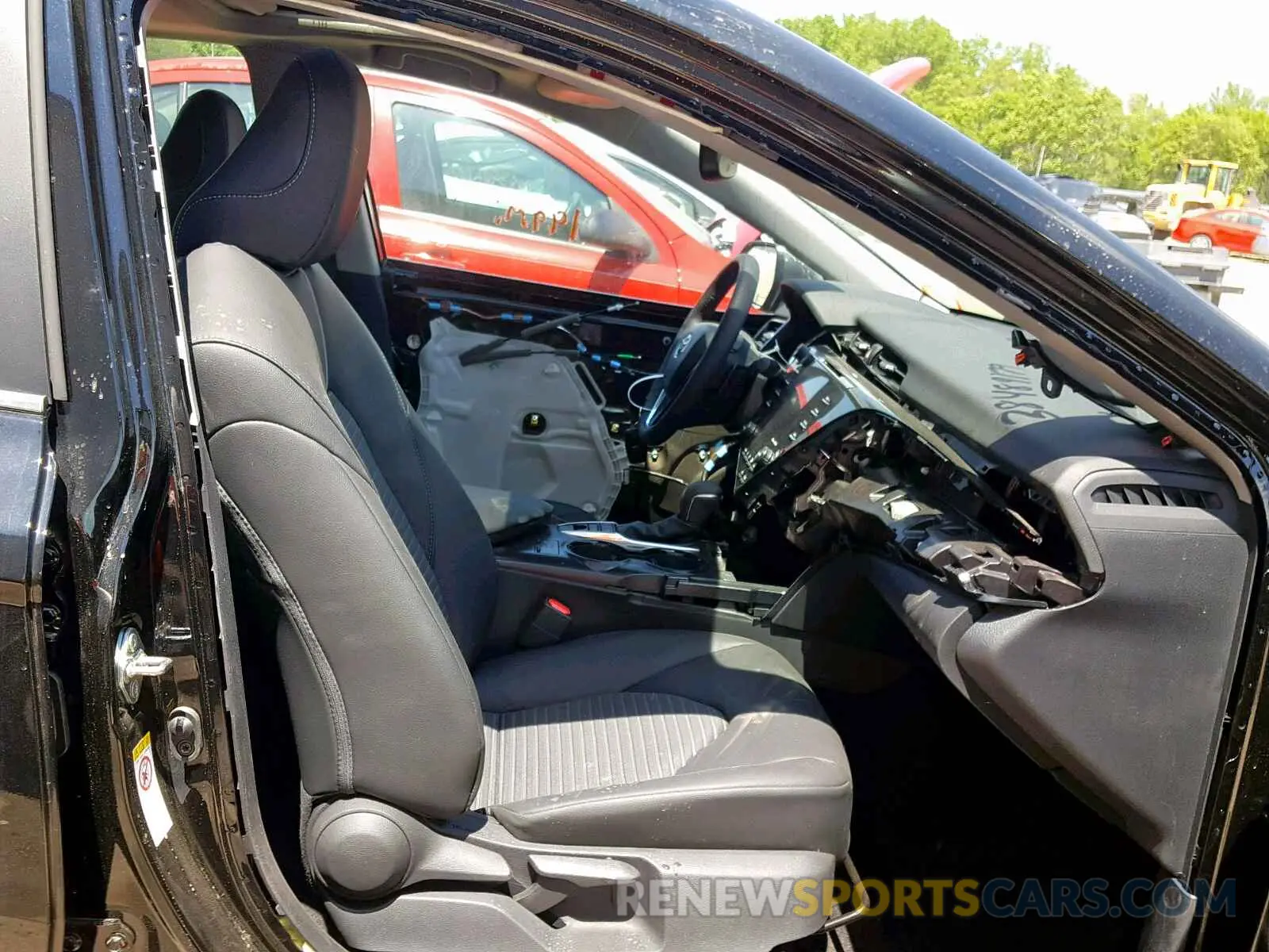5 Photograph of a damaged car 4T1B21HK1KU012342 TOYOTA CAMRY 2019