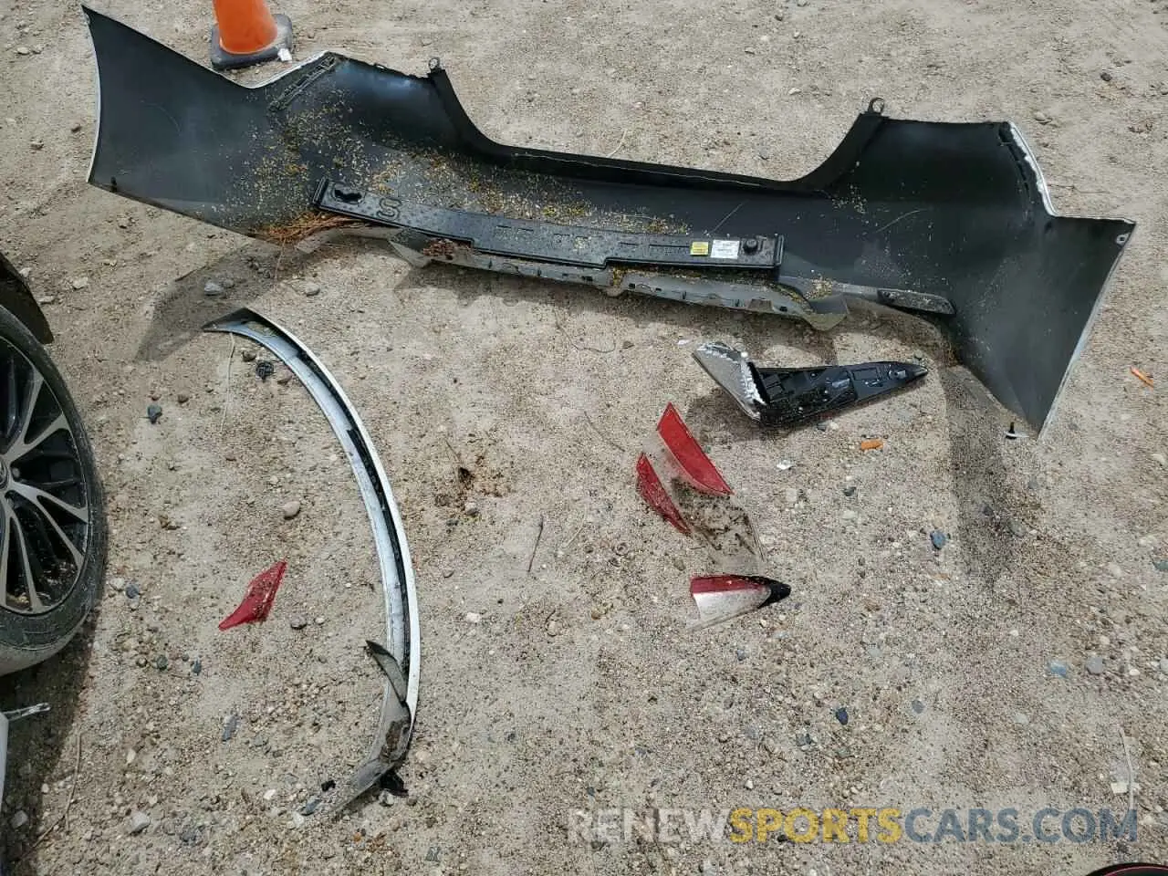 12 Photograph of a damaged car 4T1B21HK1KU511187 TOYOTA CAMRY 2019