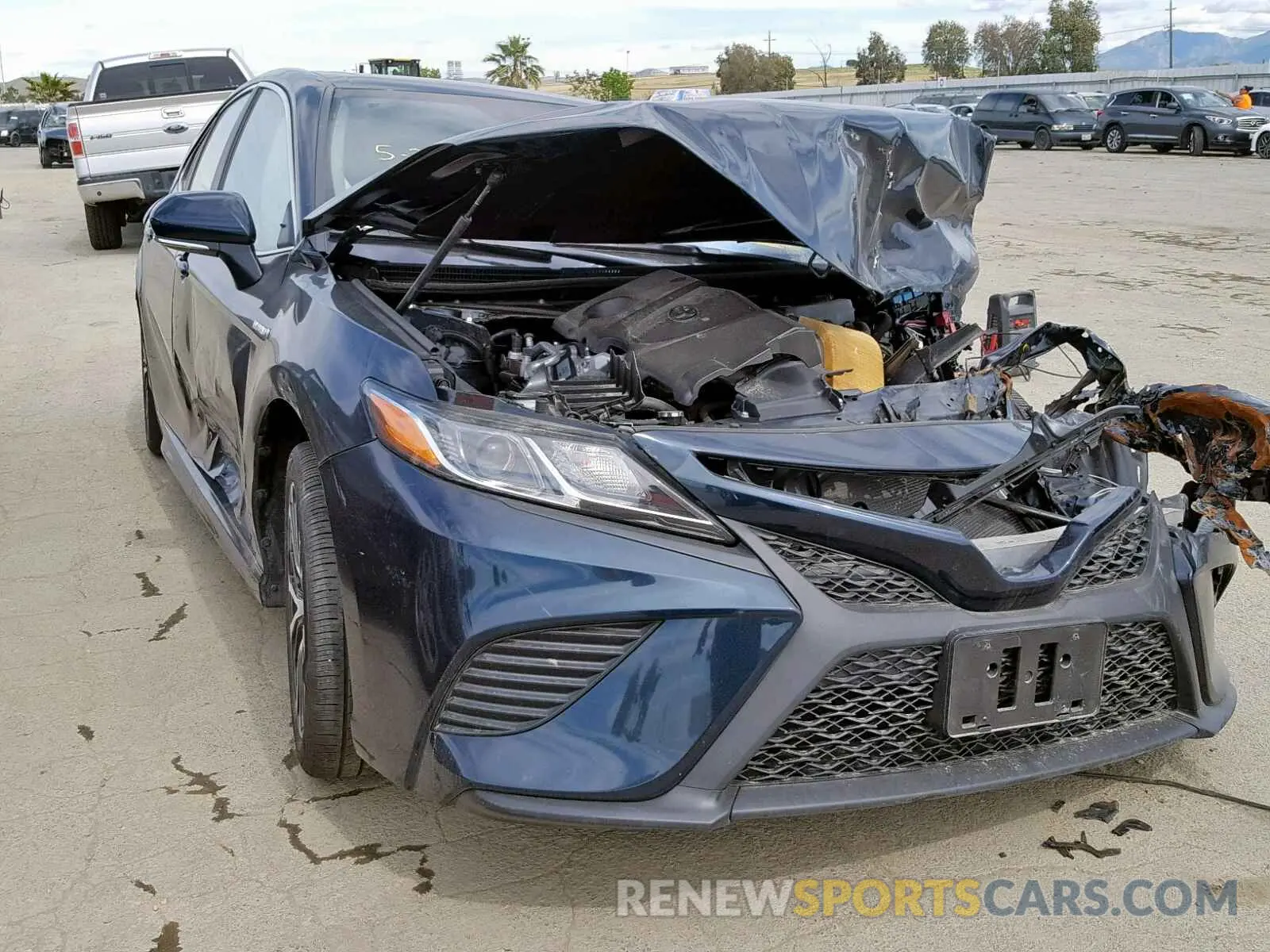 1 Photograph of a damaged car 4T1B21HK1KU512596 TOYOTA CAMRY 2019