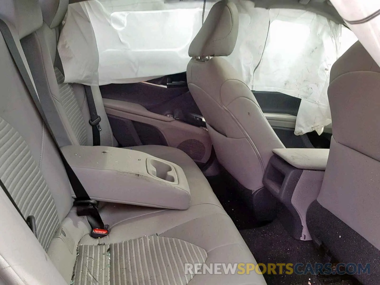 6 Photograph of a damaged car 4T1B21HK1KU512596 TOYOTA CAMRY 2019