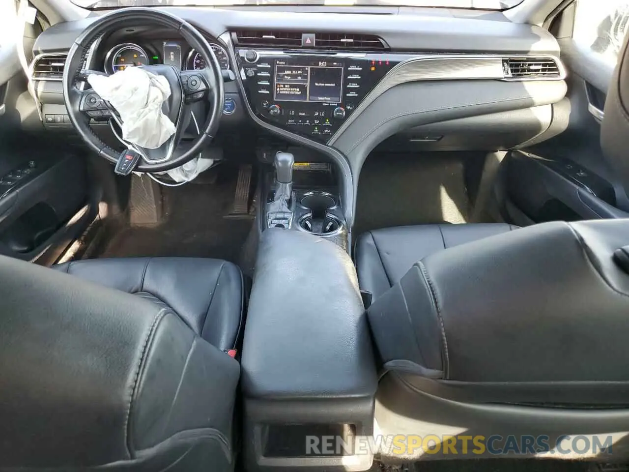 8 Photograph of a damaged car 4T1B21HK1KU516390 TOYOTA CAMRY 2019