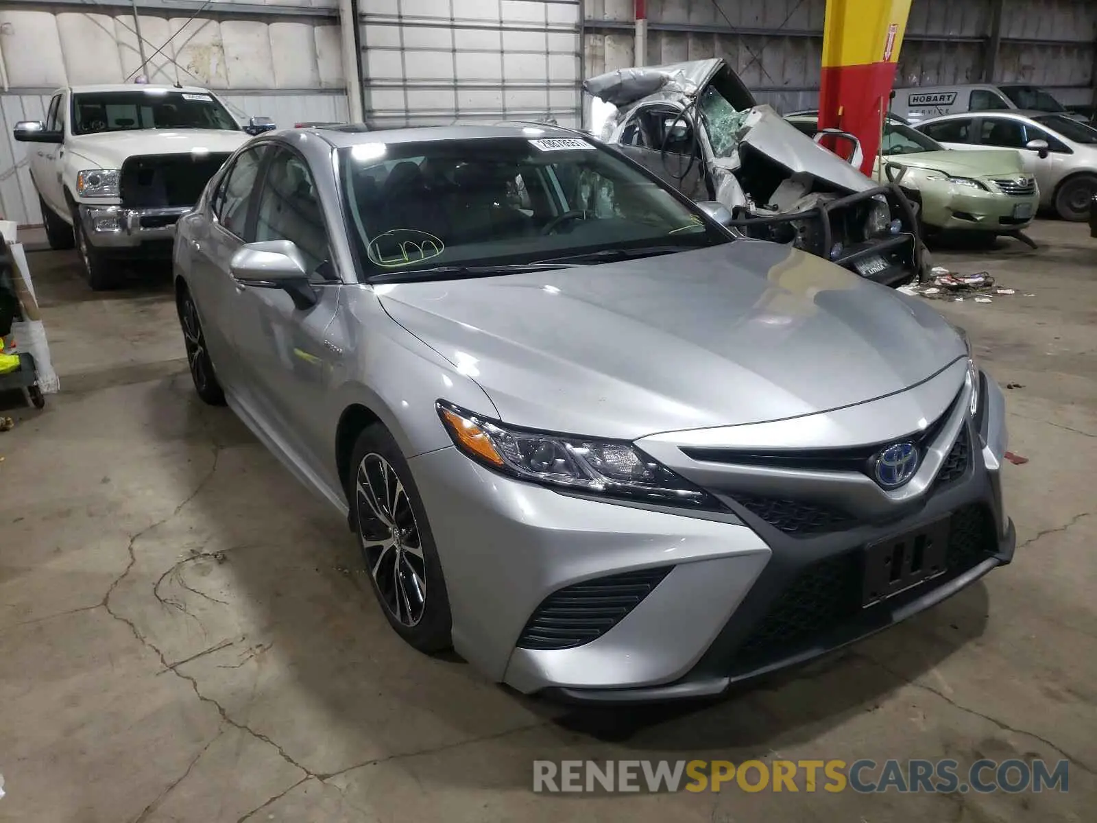 1 Photograph of a damaged car 4T1B21HK1KU518060 TOYOTA CAMRY 2019