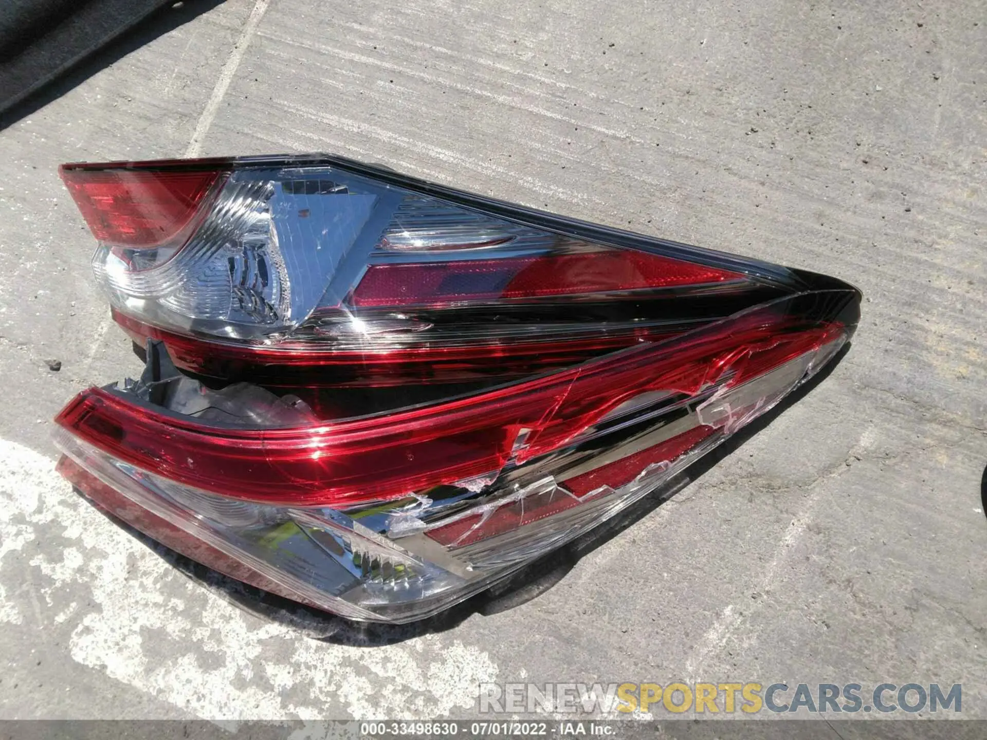 12 Photograph of a damaged car 4T1B21HK2KU012205 TOYOTA CAMRY 2019