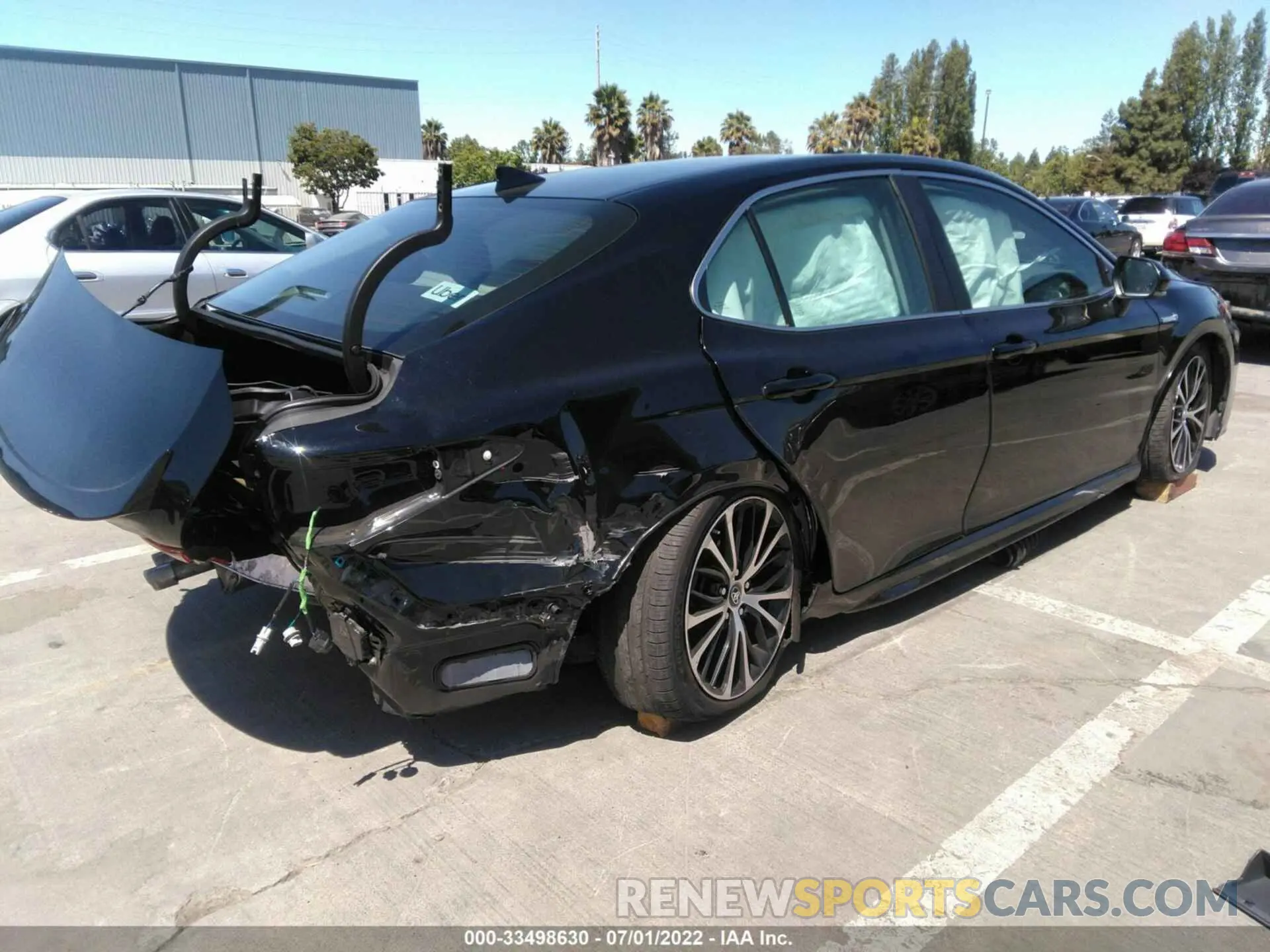 4 Photograph of a damaged car 4T1B21HK2KU012205 TOYOTA CAMRY 2019