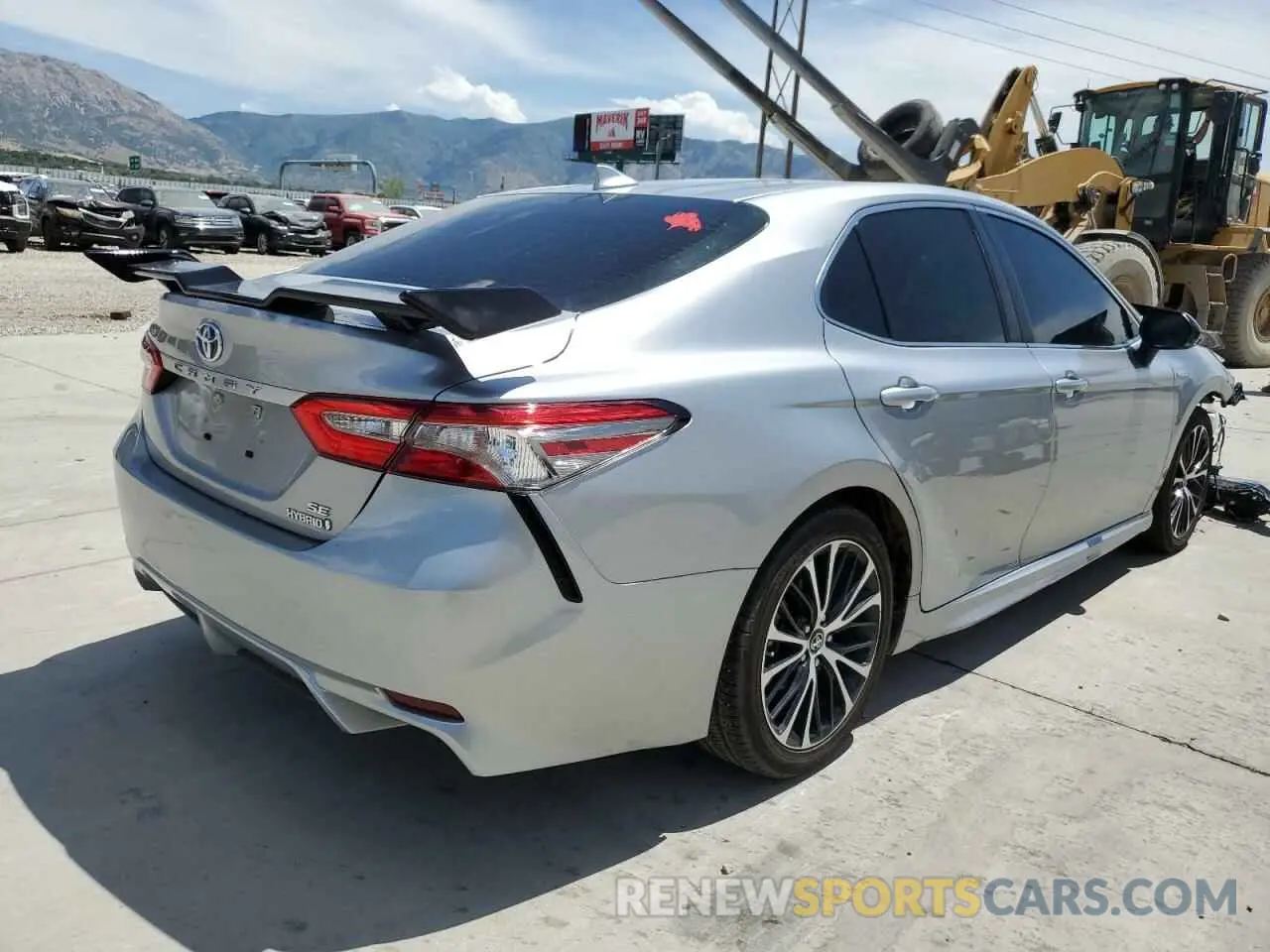 4 Photograph of a damaged car 4T1B21HK2KU513000 TOYOTA CAMRY 2019