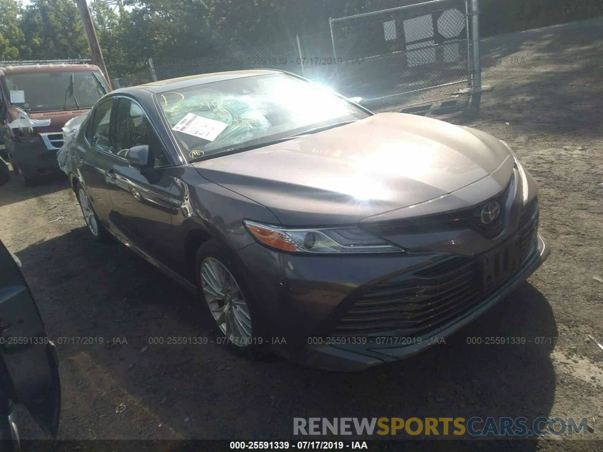 1 Photograph of a damaged car 4T1B21HK2KU513045 TOYOTA CAMRY 2019