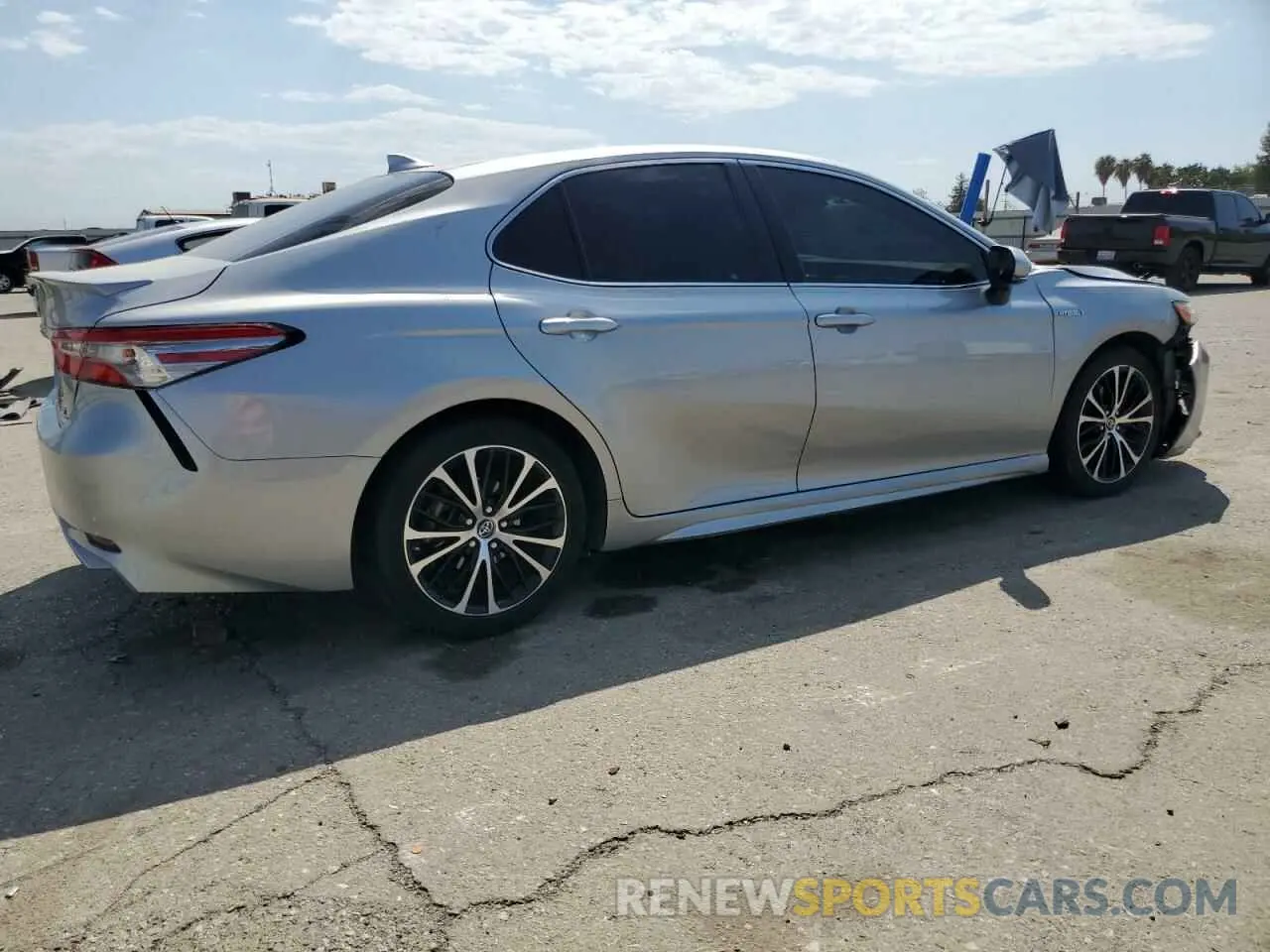 3 Photograph of a damaged car 4T1B21HK3KU011614 TOYOTA CAMRY 2019