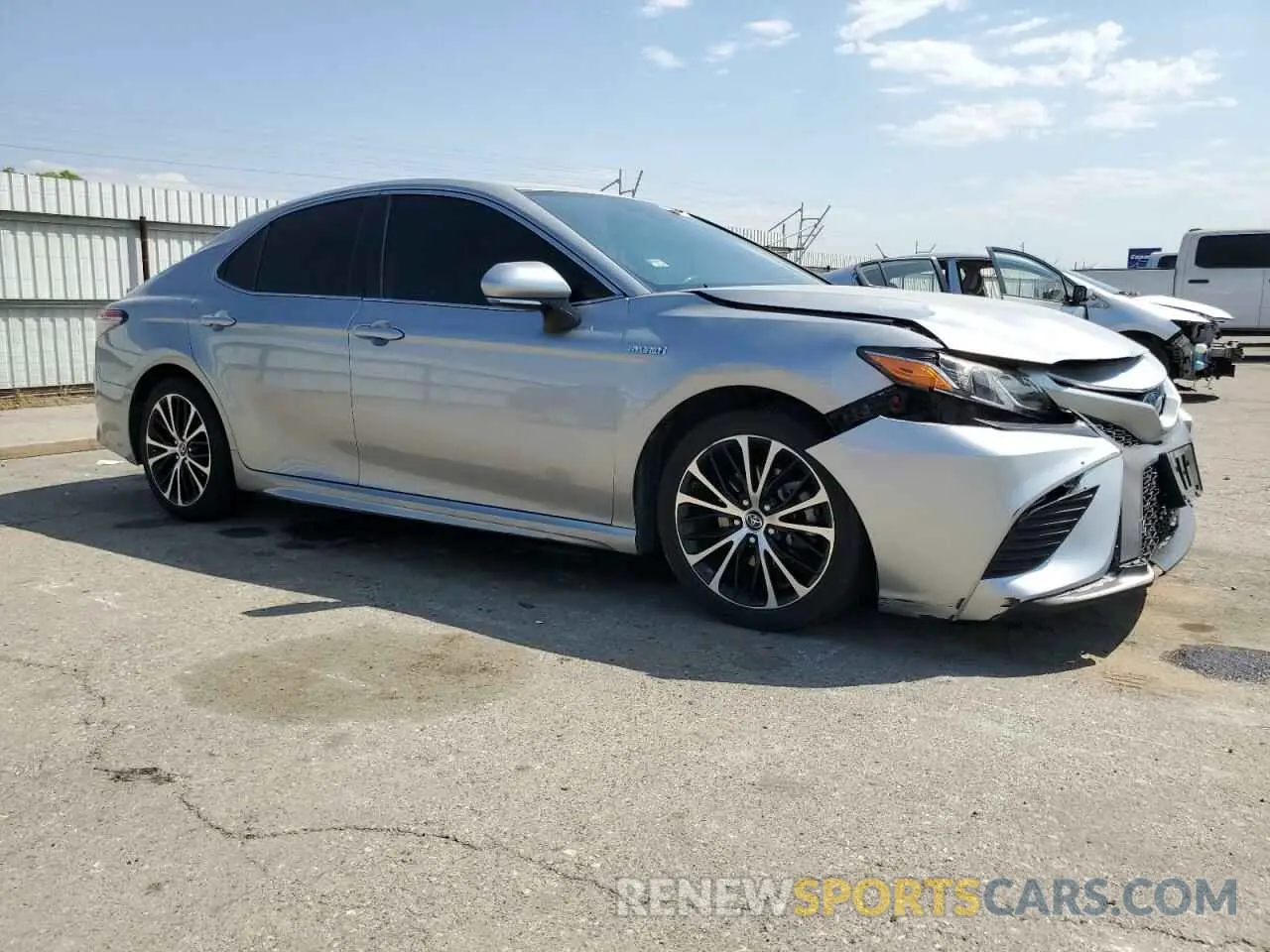 4 Photograph of a damaged car 4T1B21HK3KU011614 TOYOTA CAMRY 2019