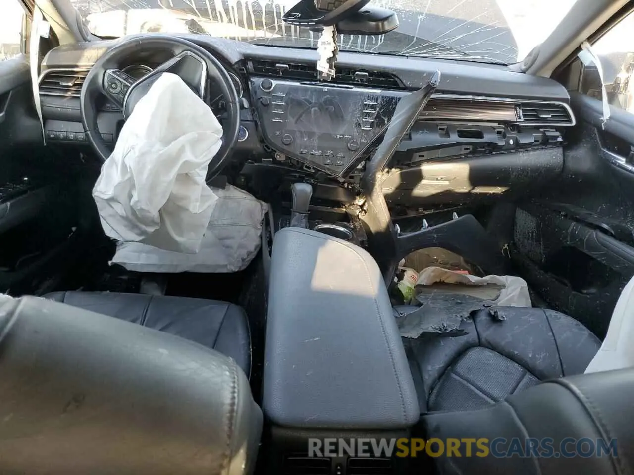 8 Фотография поврежденного автомобиля 4T1B21HK3KU012665 TOYOTA CAMRY 2019