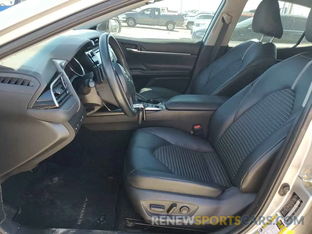 7 Photograph of a damaged car 4T1B21HK3KU517492 TOYOTA CAMRY 2019