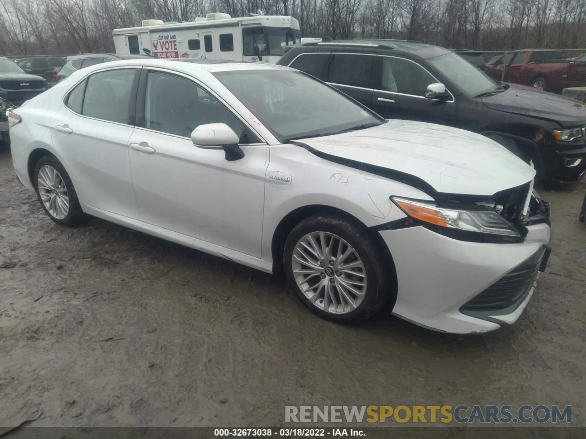 1 Photograph of a damaged car 4T1B21HK3KU518318 TOYOTA CAMRY 2019