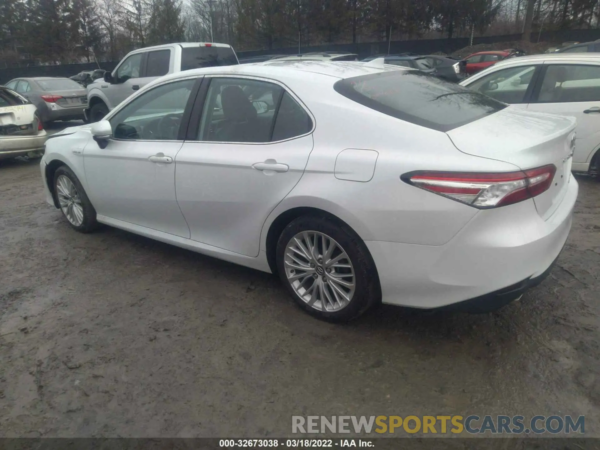 3 Photograph of a damaged car 4T1B21HK3KU518318 TOYOTA CAMRY 2019