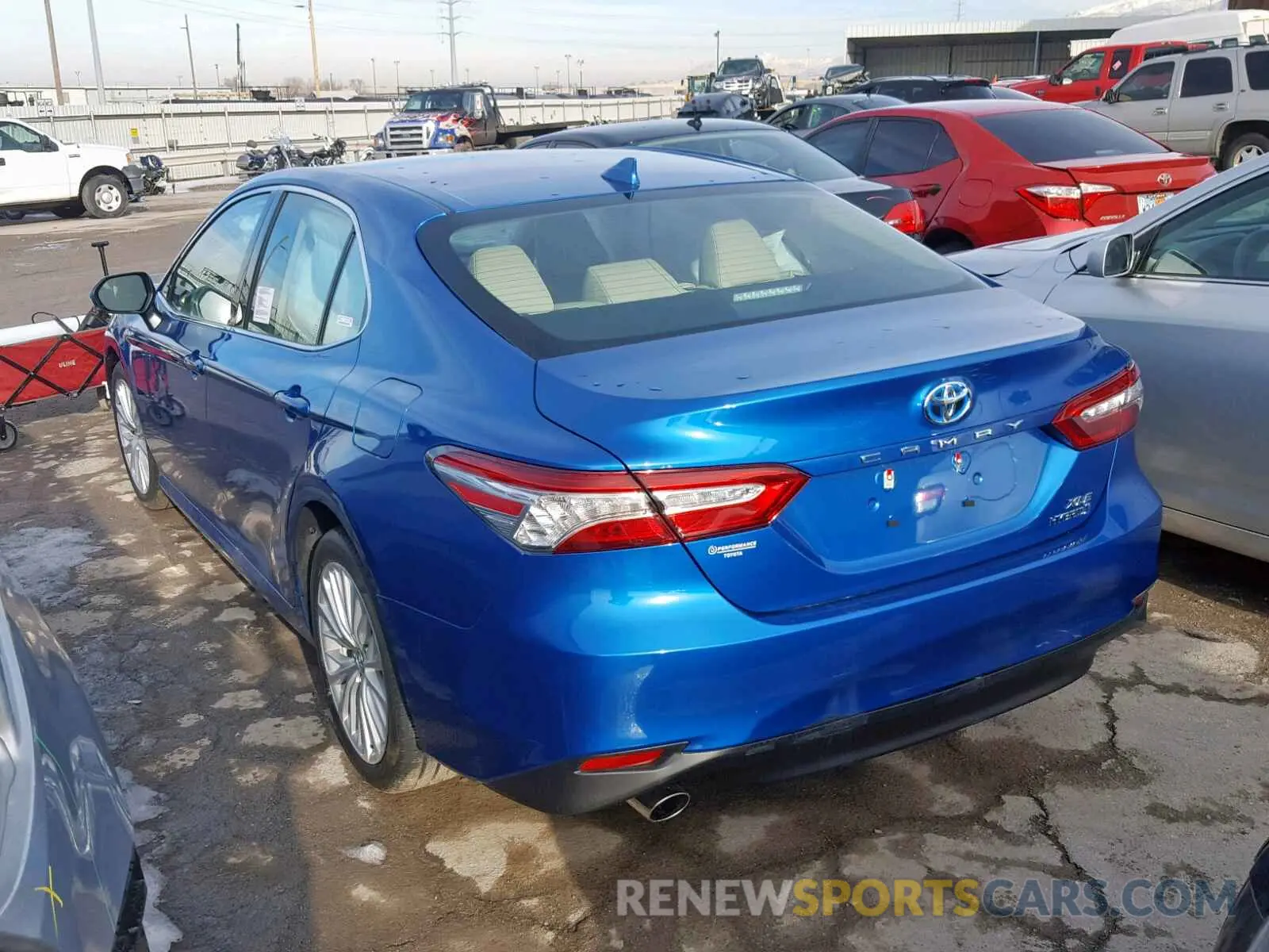 3 Photograph of a damaged car 4T1B21HK4KU011069 TOYOTA CAMRY 2019