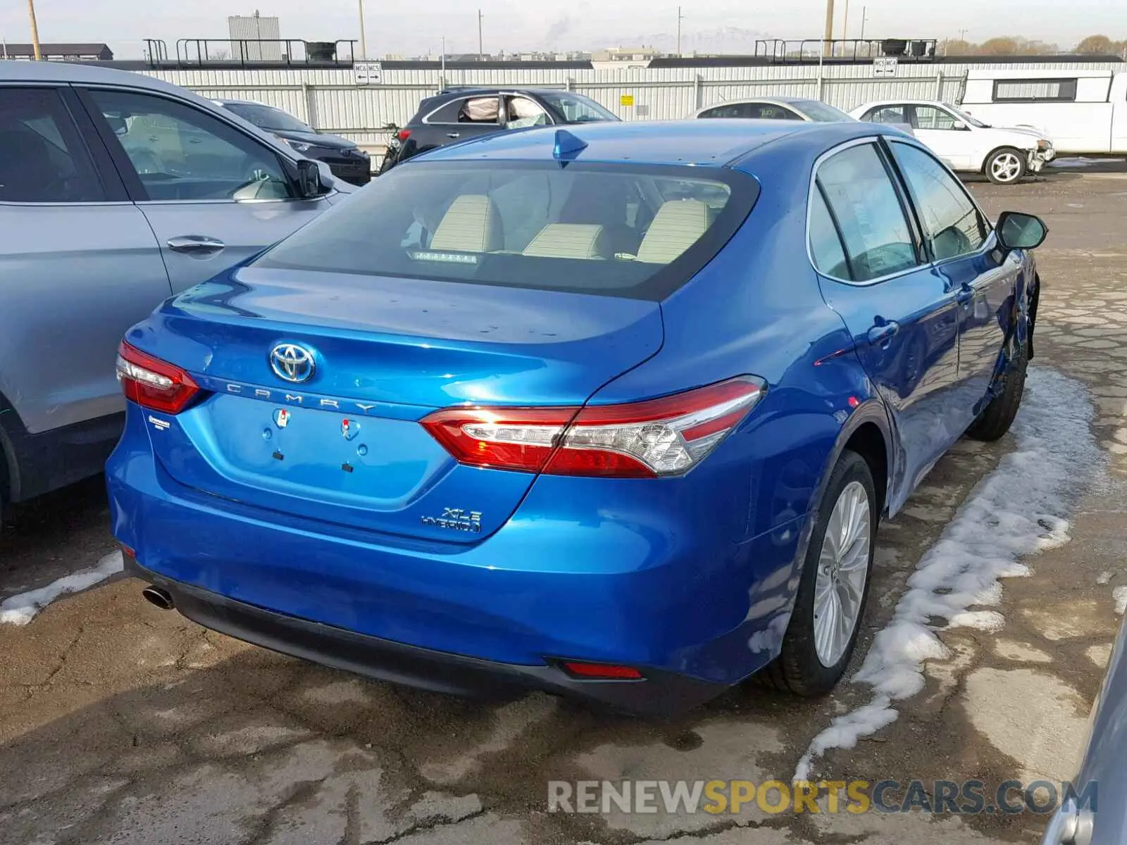 4 Photograph of a damaged car 4T1B21HK4KU011069 TOYOTA CAMRY 2019