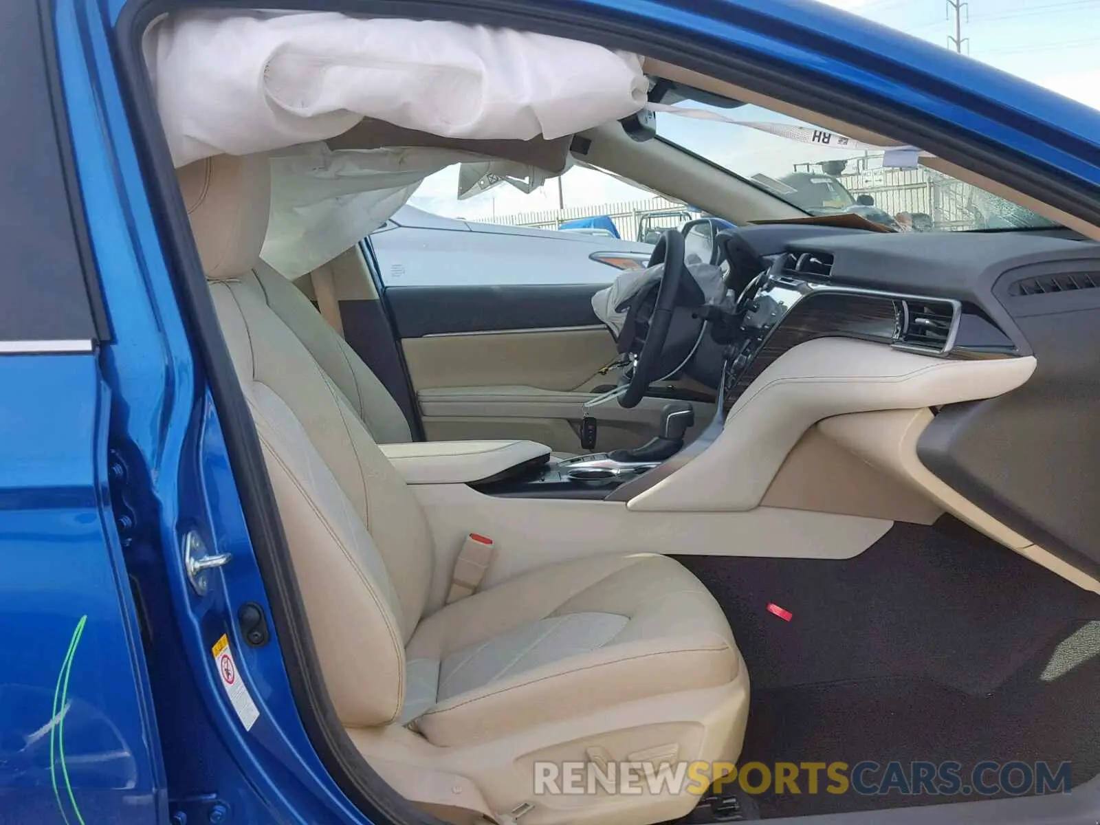5 Photograph of a damaged car 4T1B21HK4KU011069 TOYOTA CAMRY 2019