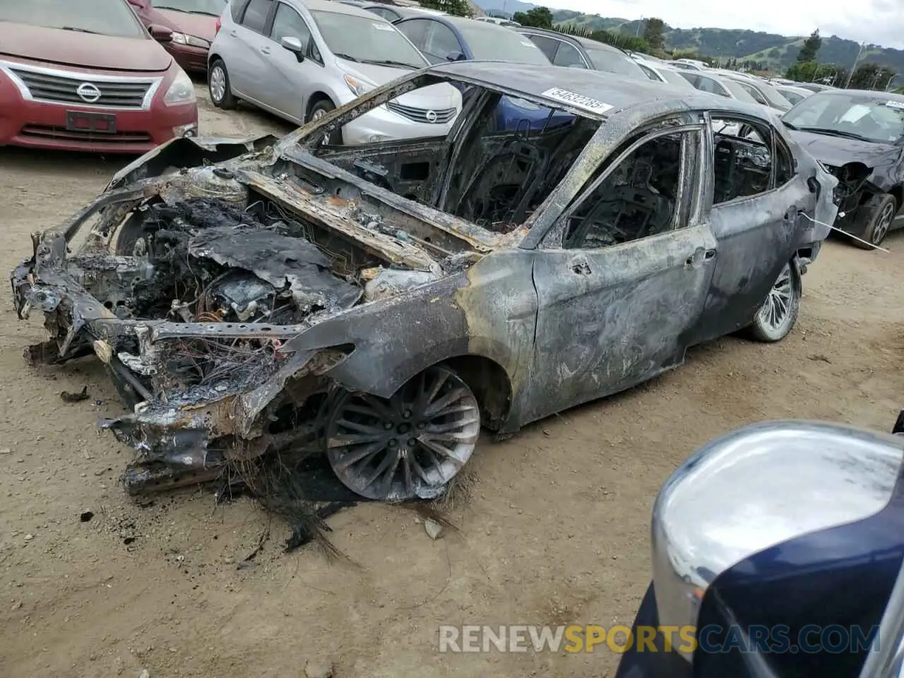1 Photograph of a damaged car 4T1B21HK4KU514536 TOYOTA CAMRY 2019