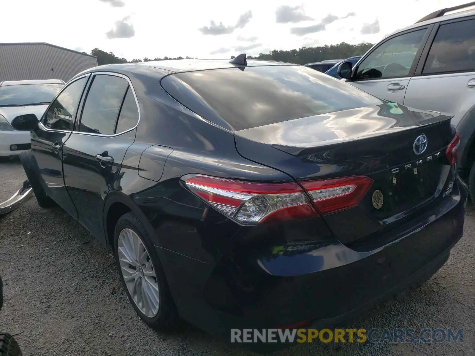 3 Photograph of a damaged car 4T1B21HK5KU011288 TOYOTA CAMRY 2019