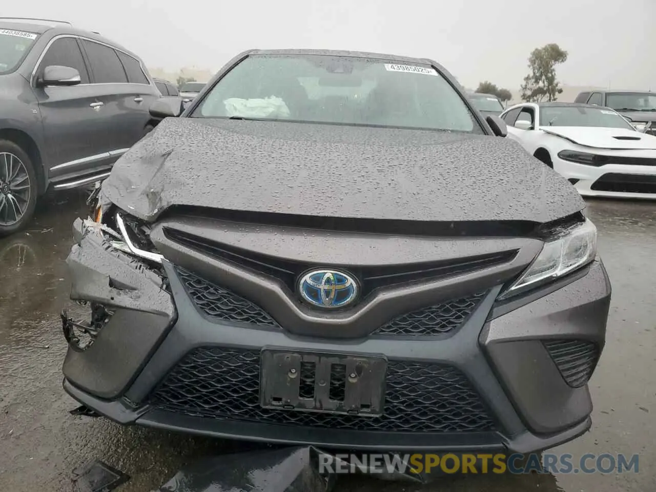 5 Photograph of a damaged car 4T1B21HK5KU511628 TOYOTA CAMRY 2019
