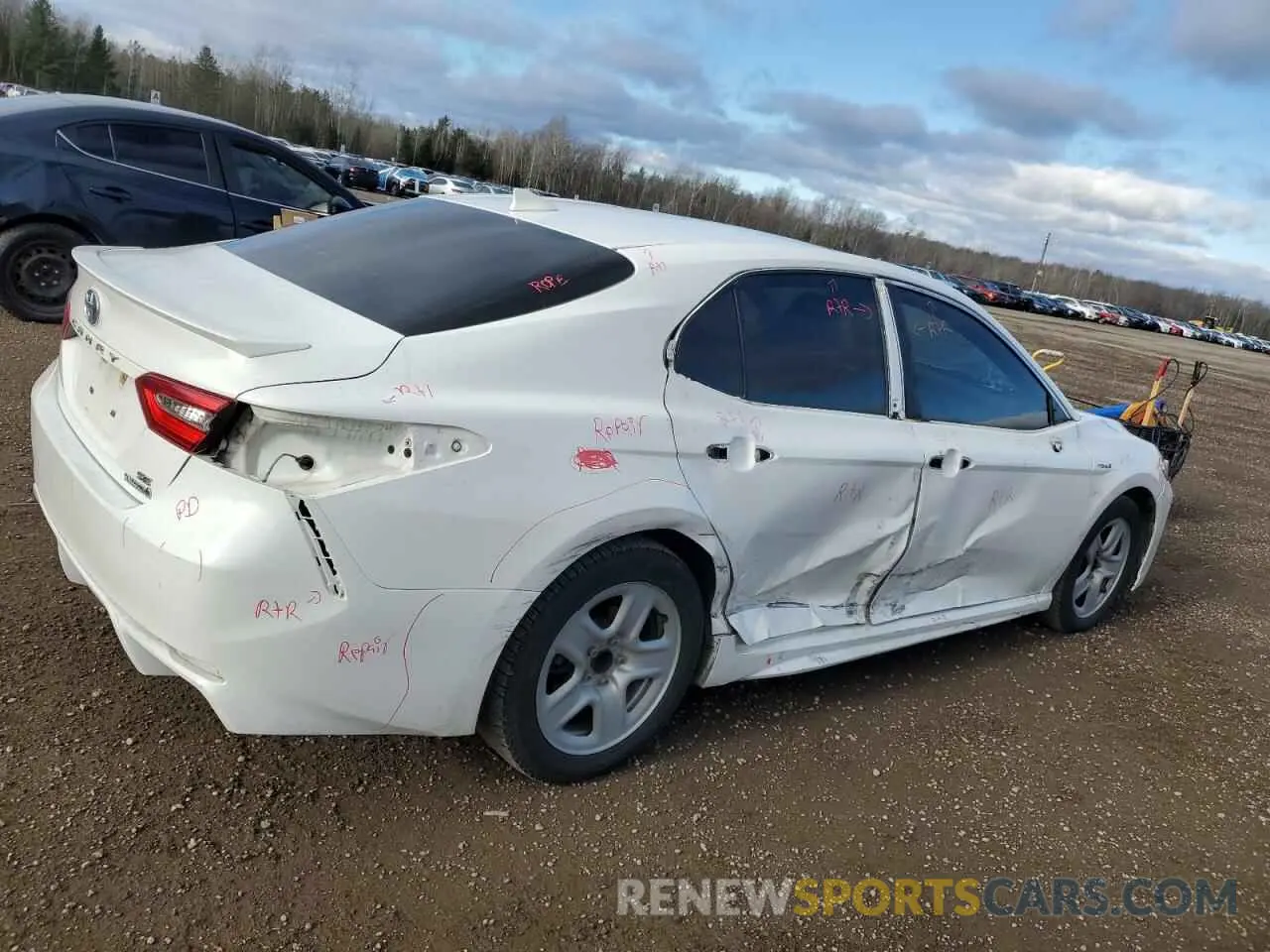 3 Фотография поврежденного автомобиля 4T1B21HK5KU512861 TOYOTA CAMRY 2019