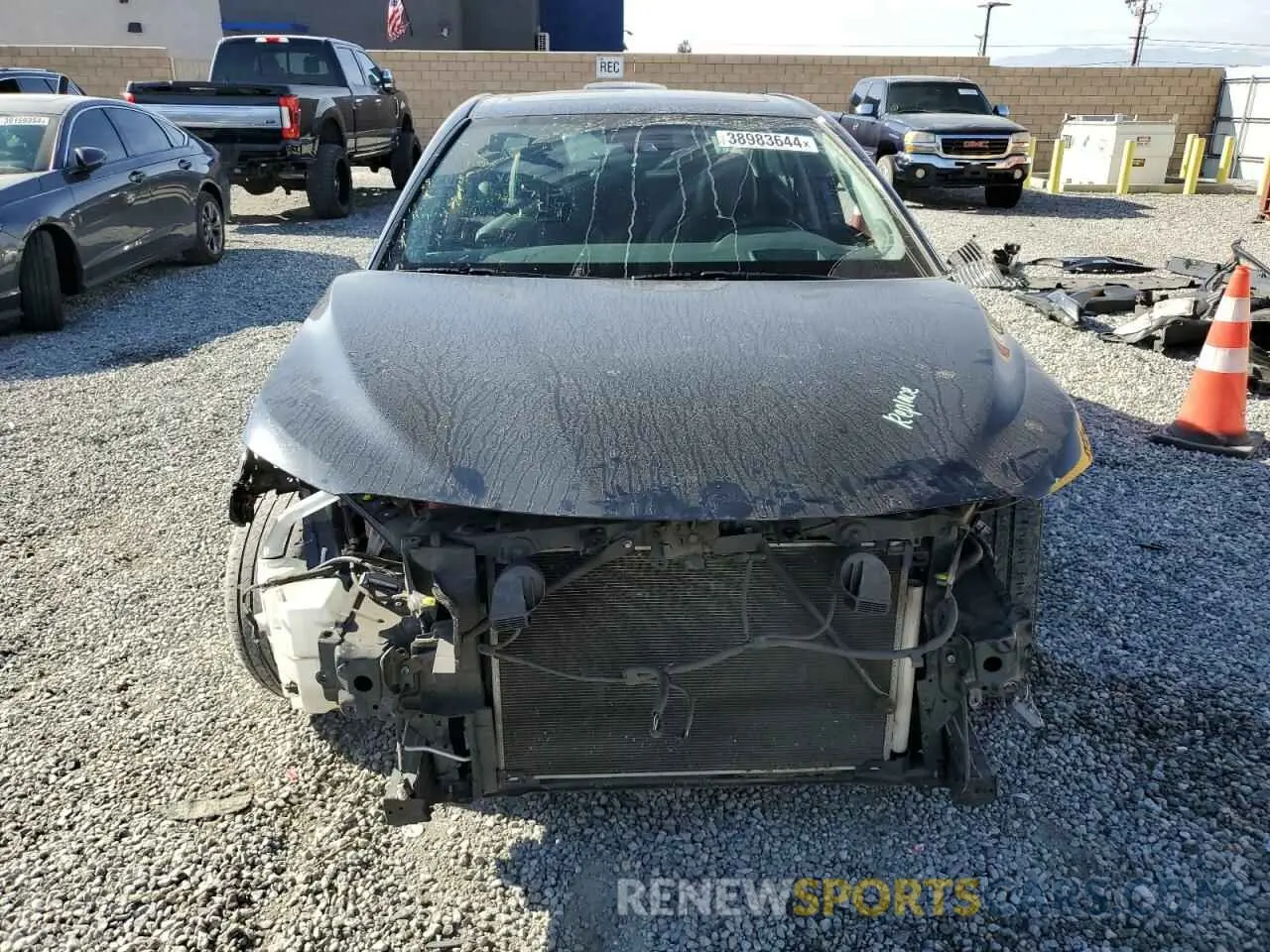 5 Photograph of a damaged car 4T1B21HK5KU515209 TOYOTA CAMRY 2019