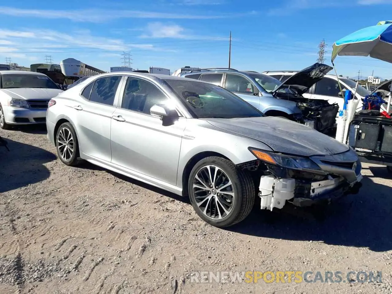 1 Фотография поврежденного автомобиля 4T1B21HK6KU011767 TOYOTA CAMRY 2019