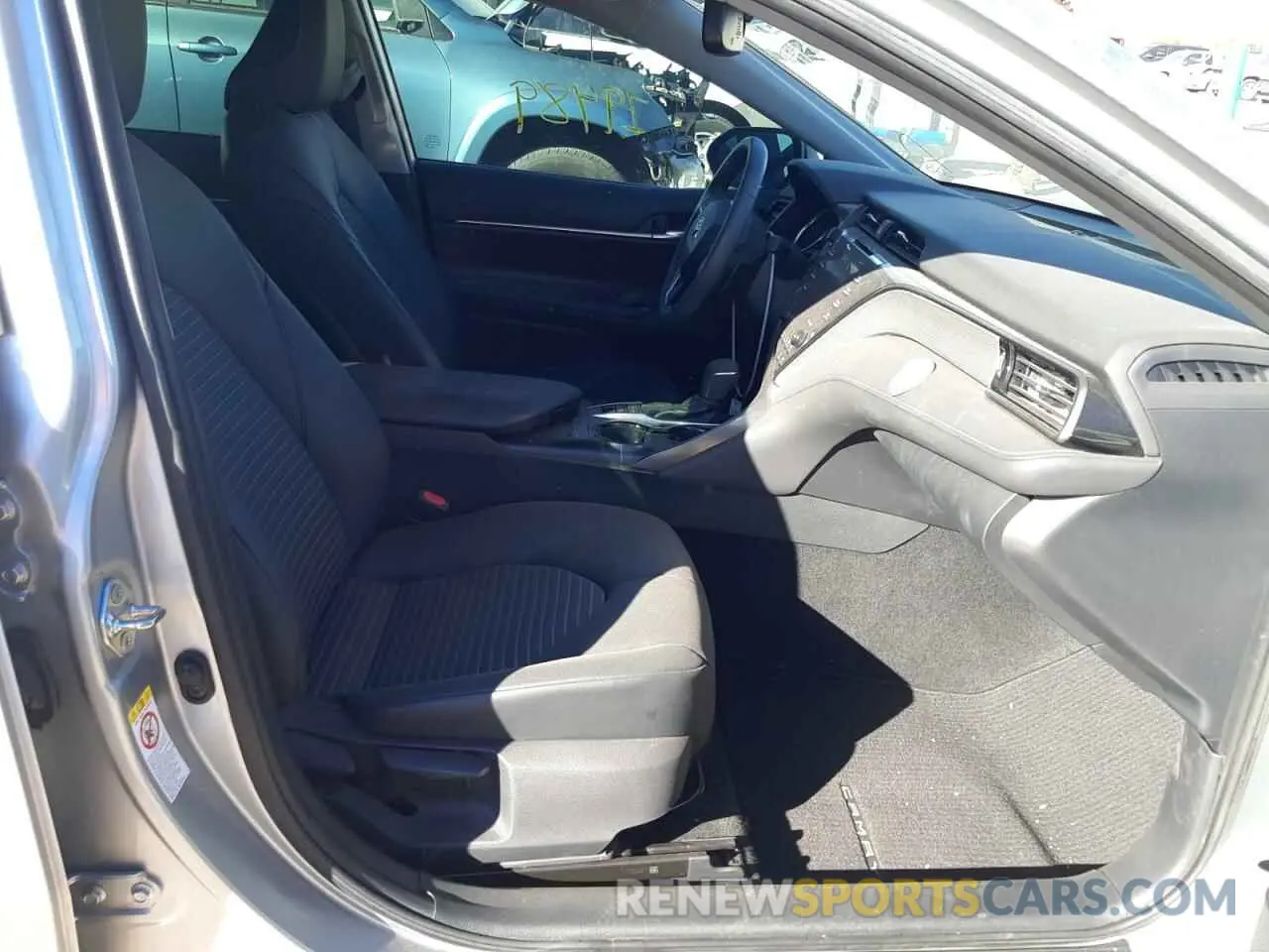 5 Фотография поврежденного автомобиля 4T1B21HK6KU011767 TOYOTA CAMRY 2019