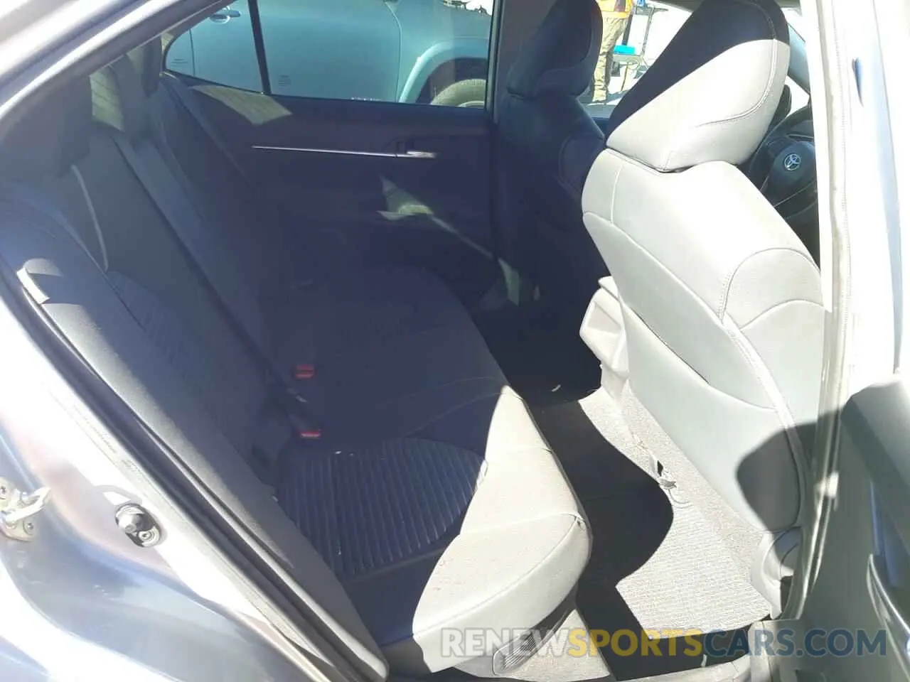 6 Фотография поврежденного автомобиля 4T1B21HK6KU011767 TOYOTA CAMRY 2019
