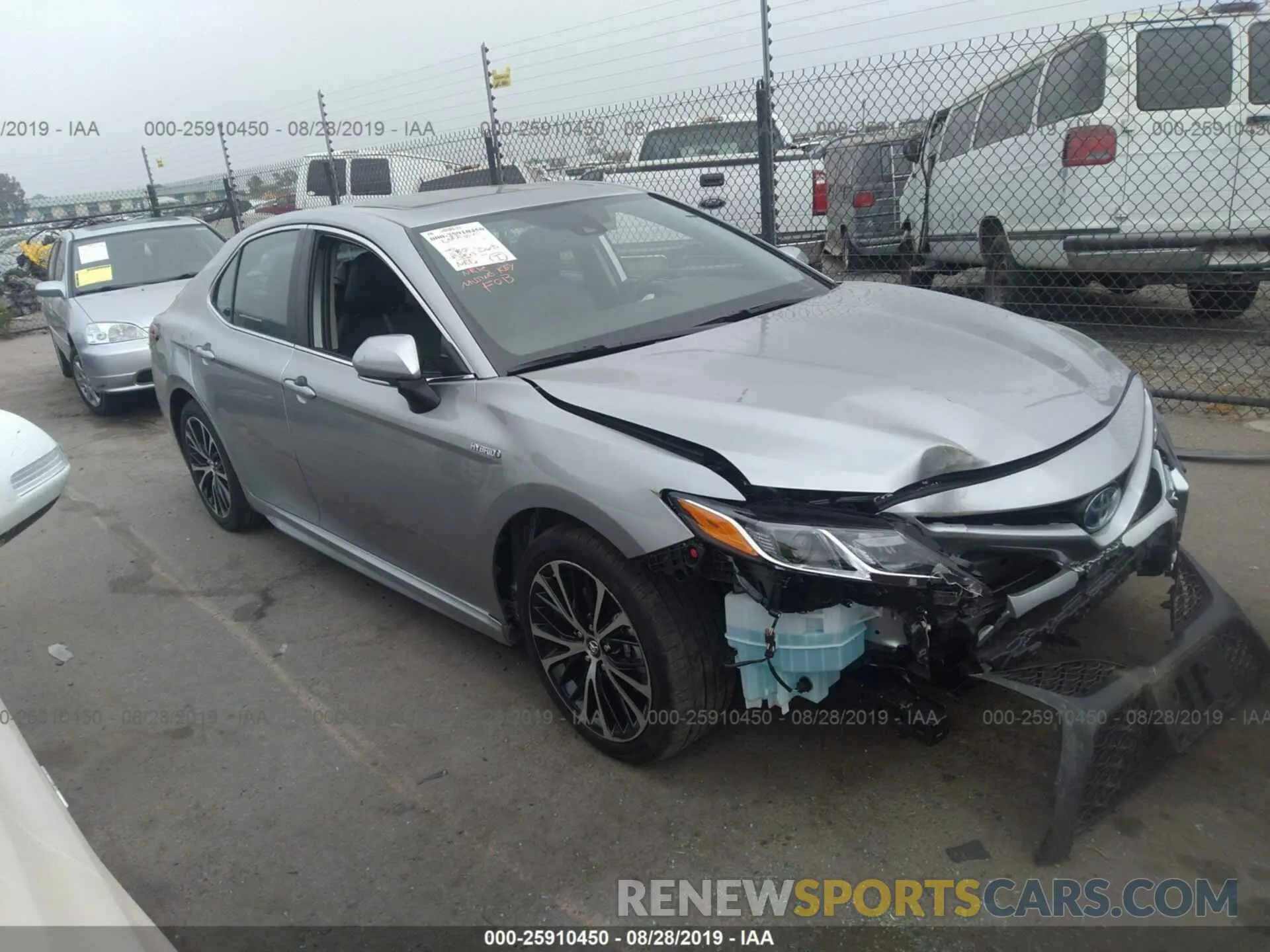 1 Photograph of a damaged car 4T1B21HK6KU515946 TOYOTA CAMRY 2019