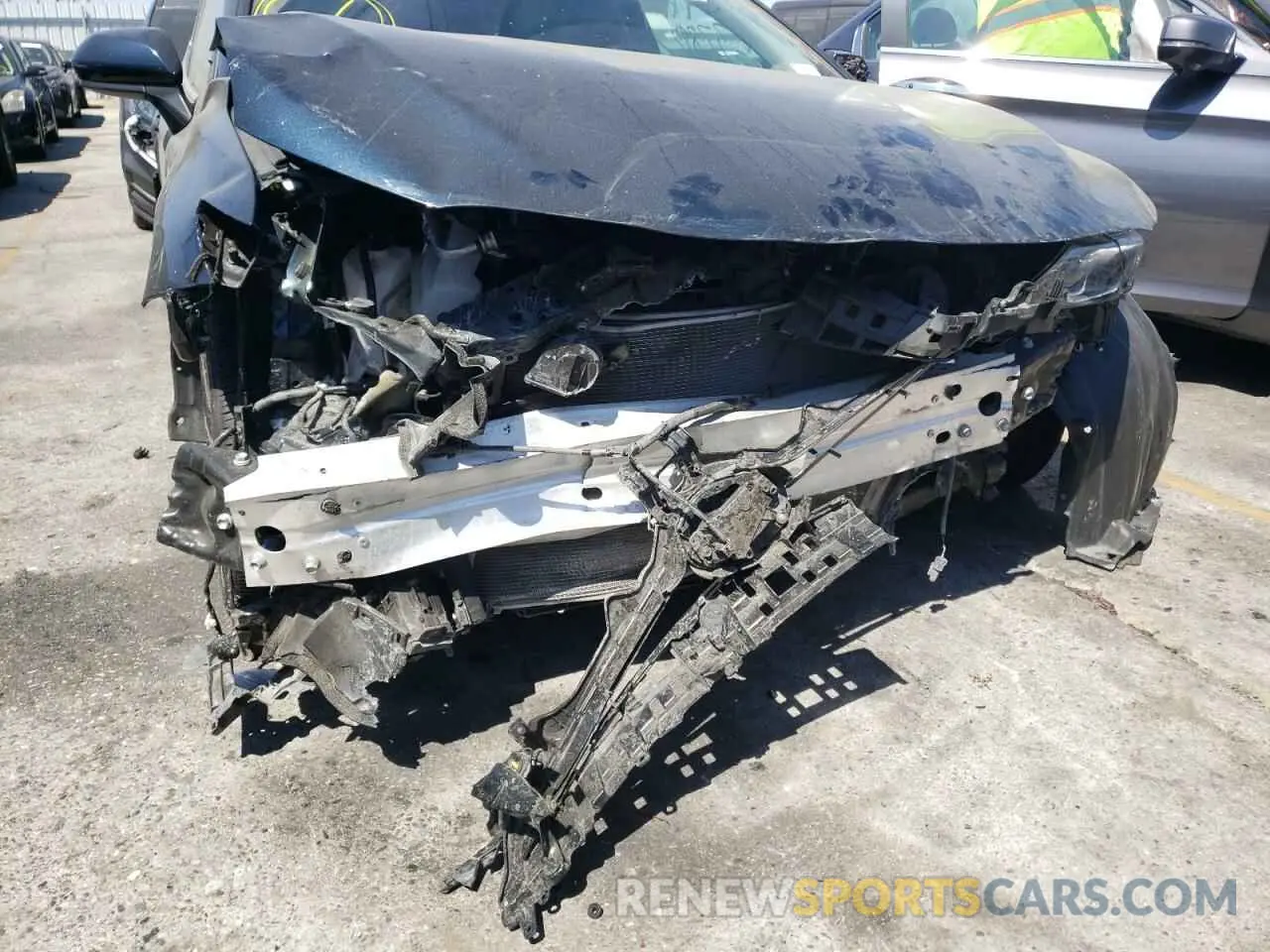 9 Photograph of a damaged car 4T1B21HK6KU520421 TOYOTA CAMRY 2019
