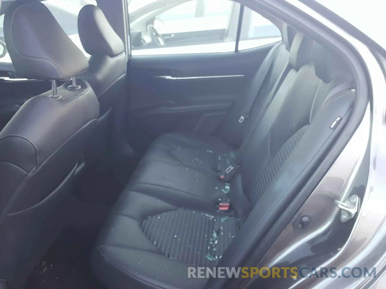 6 Photograph of a damaged car 4T1B21HK6KU521875 TOYOTA CAMRY 2019