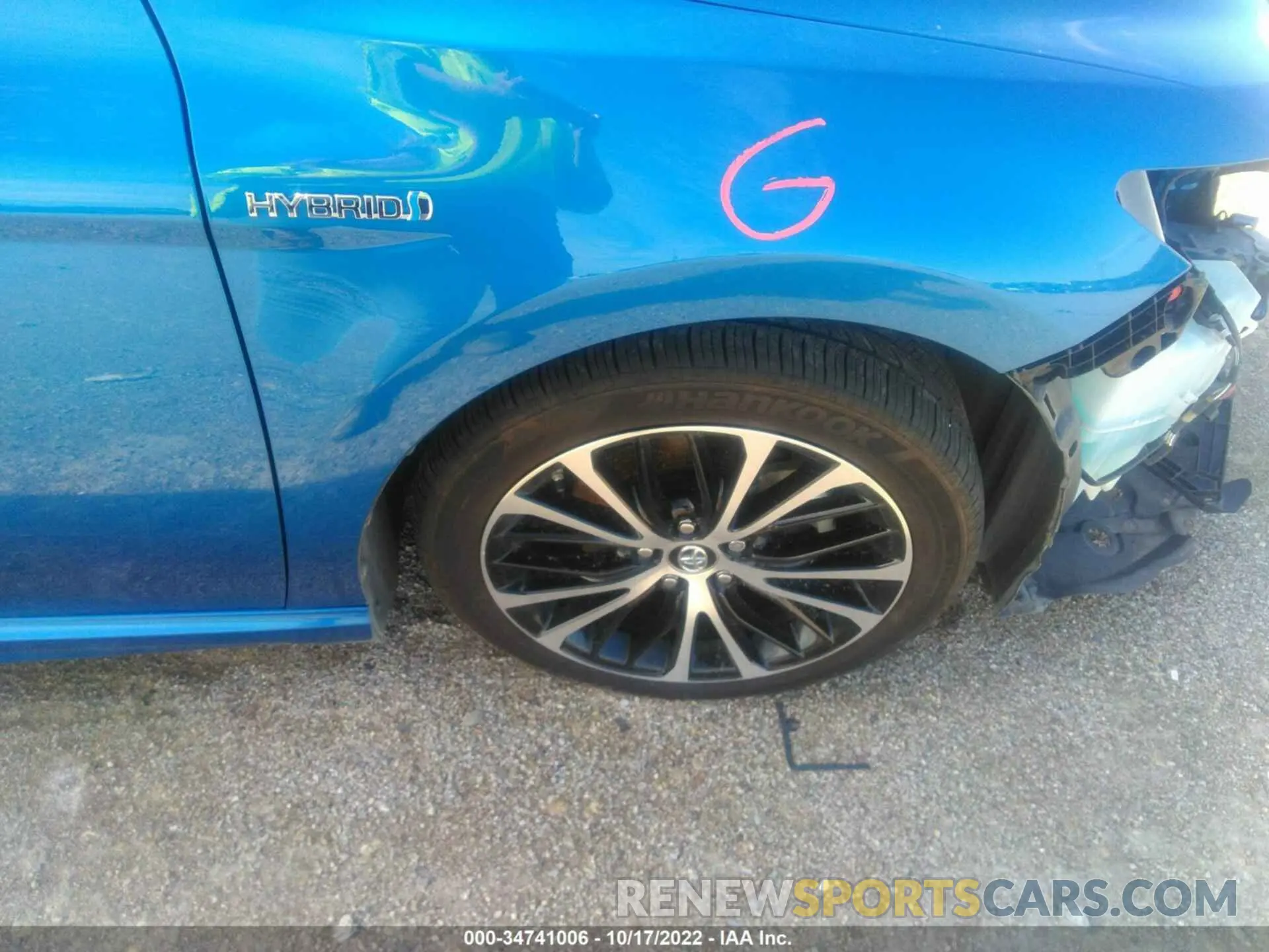 13 Photograph of a damaged car 4T1B21HK8KU012192 TOYOTA CAMRY 2019