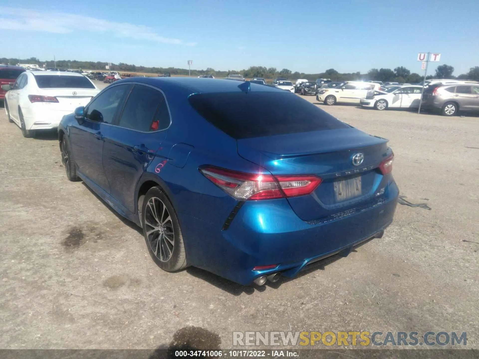 3 Photograph of a damaged car 4T1B21HK8KU012192 TOYOTA CAMRY 2019