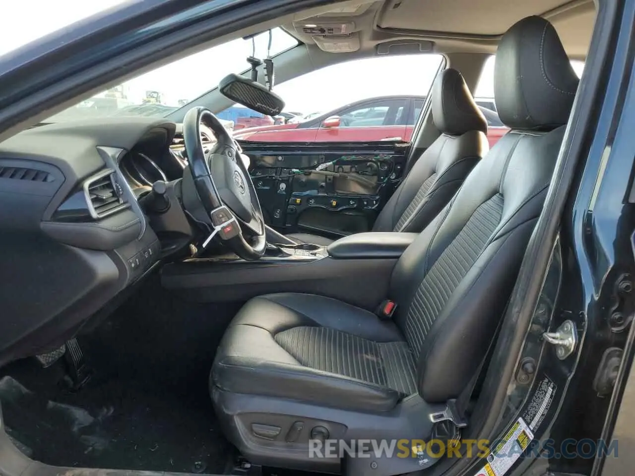 7 Фотография поврежденного автомобиля 4T1B21HK8KU012841 TOYOTA CAMRY 2019