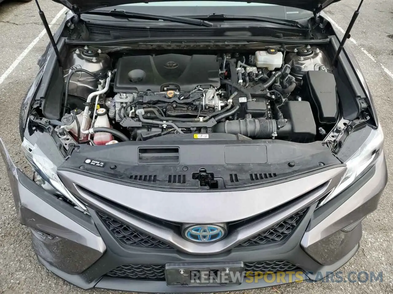 11 Photograph of a damaged car 4T1B21HK8KU513972 TOYOTA CAMRY 2019
