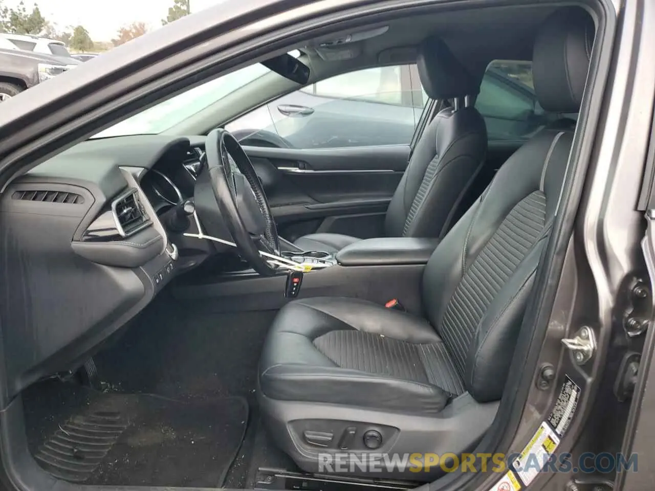 7 Photograph of a damaged car 4T1B21HK8KU513972 TOYOTA CAMRY 2019