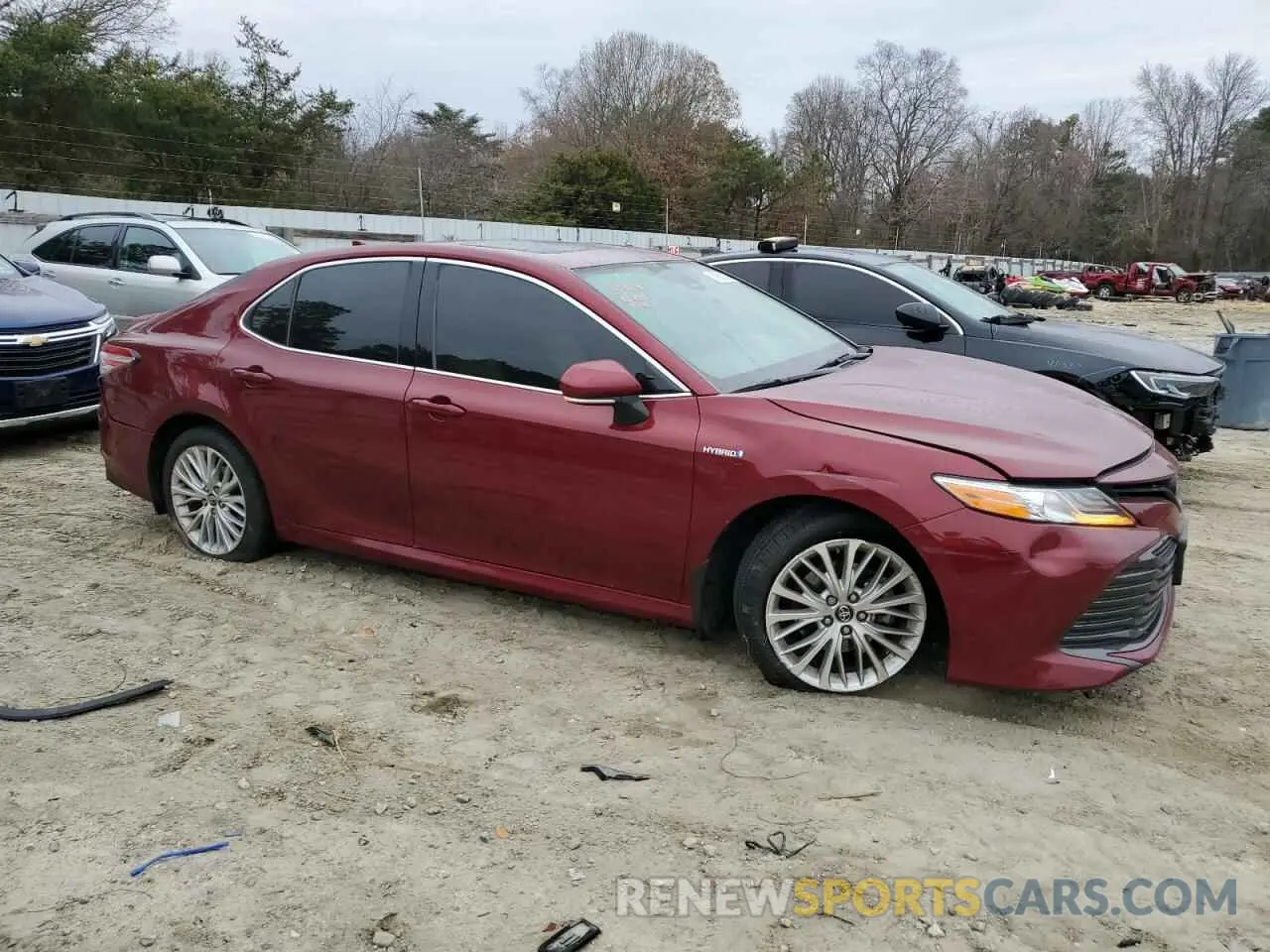 4 Photograph of a damaged car 4T1B21HK8KU521053 TOYOTA CAMRY 2019