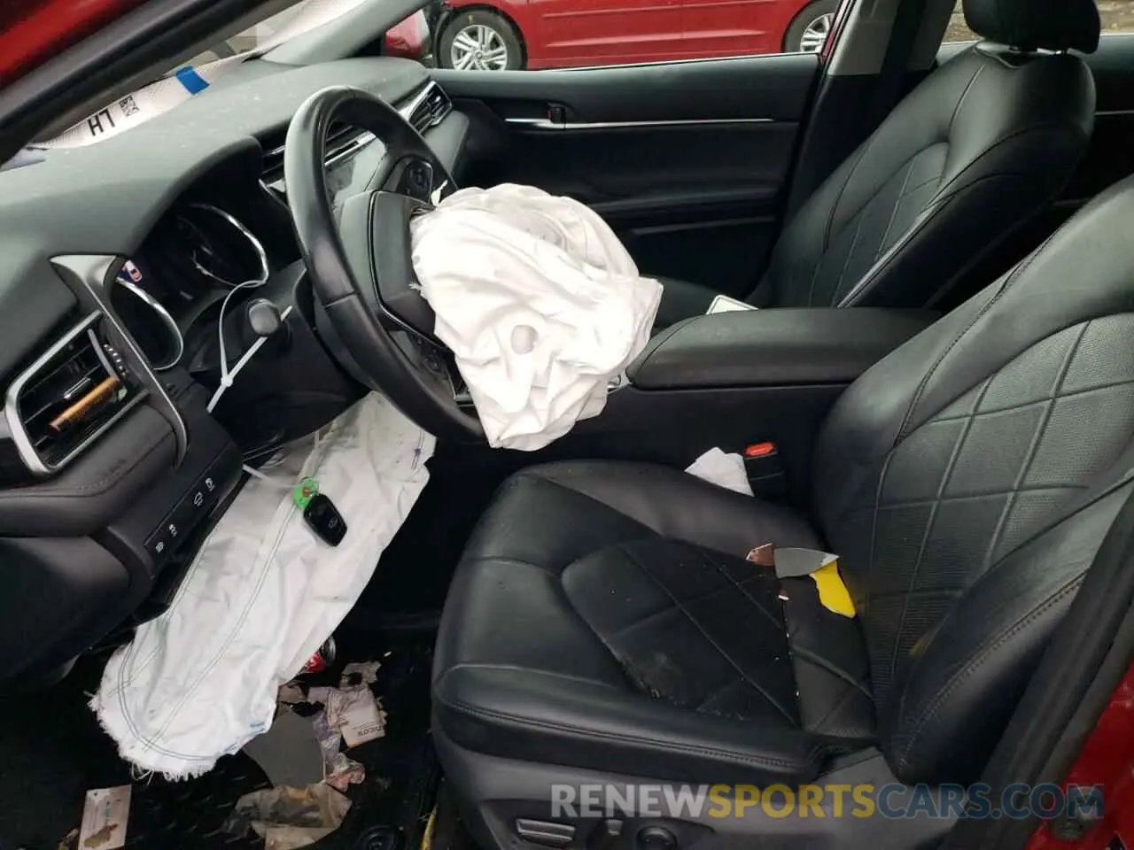 7 Photograph of a damaged car 4T1B21HK9KU013304 TOYOTA CAMRY 2019