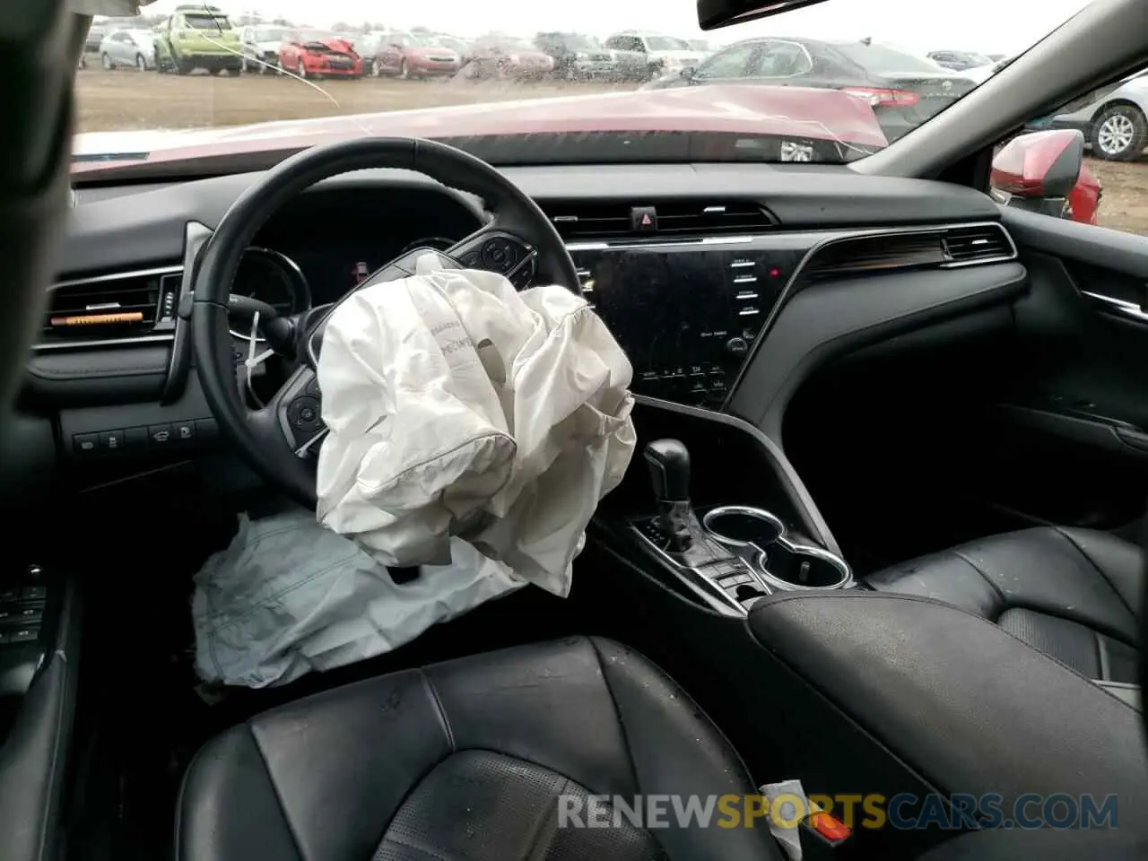 8 Photograph of a damaged car 4T1B21HK9KU013304 TOYOTA CAMRY 2019