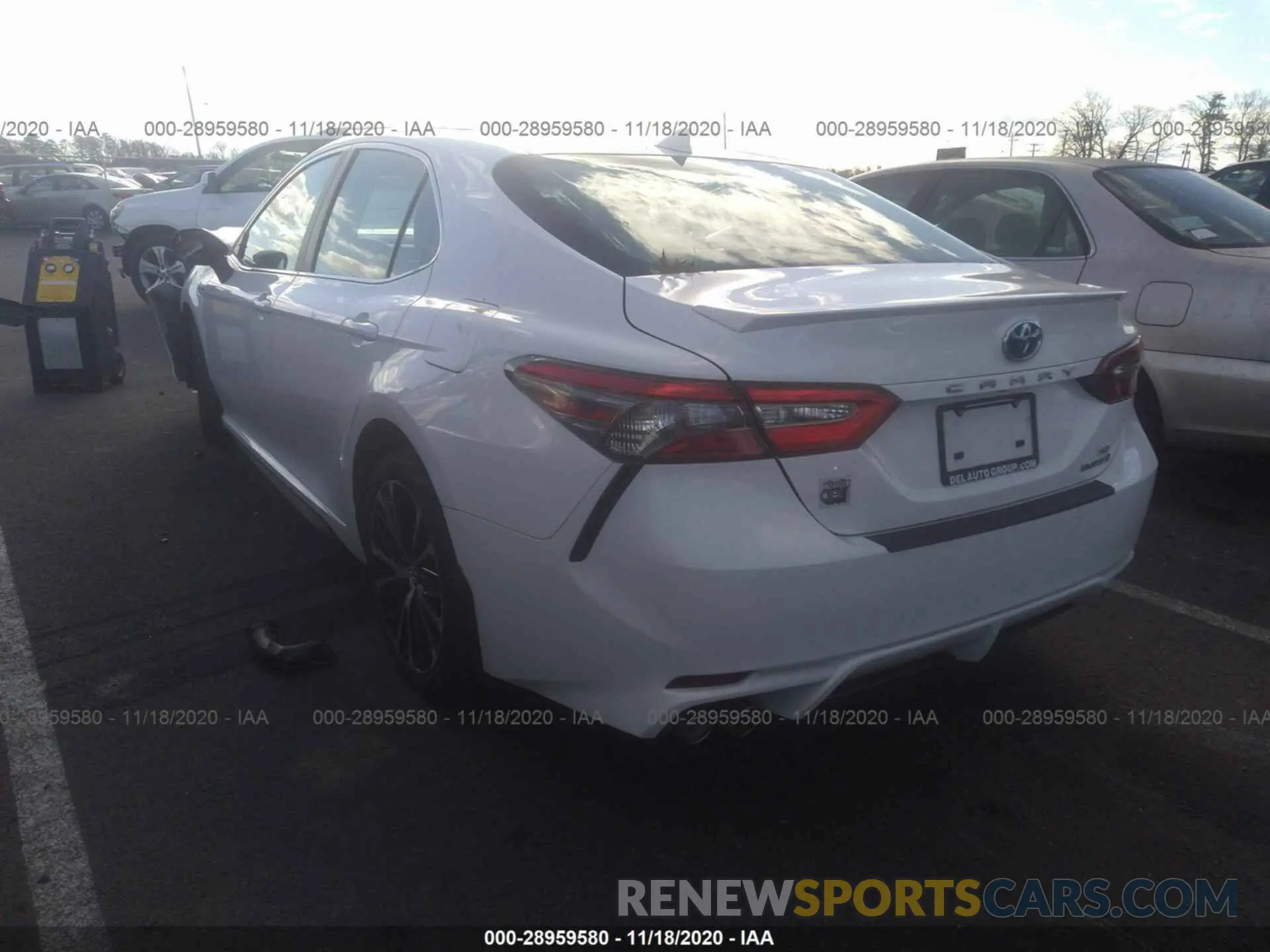 3 Photograph of a damaged car 4T1B21HK9KU512202 TOYOTA CAMRY 2019