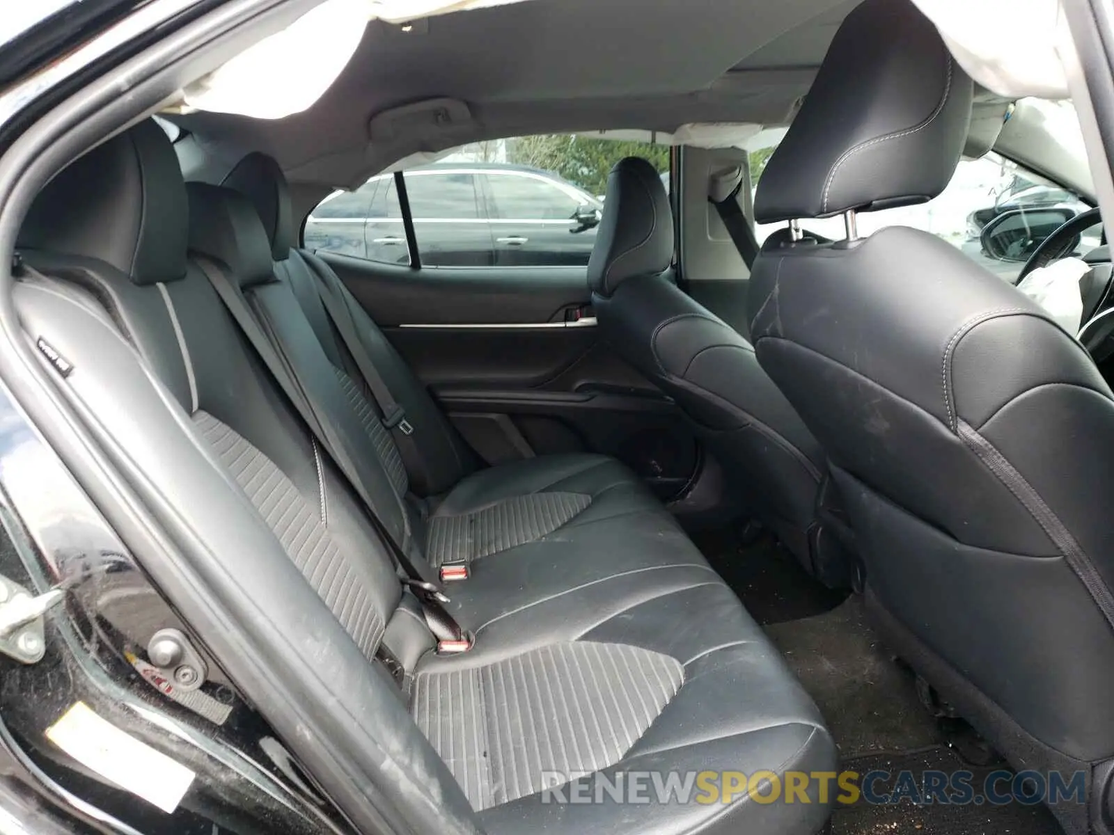 6 Photograph of a damaged car 4T1B21HK9KU517951 TOYOTA CAMRY 2019