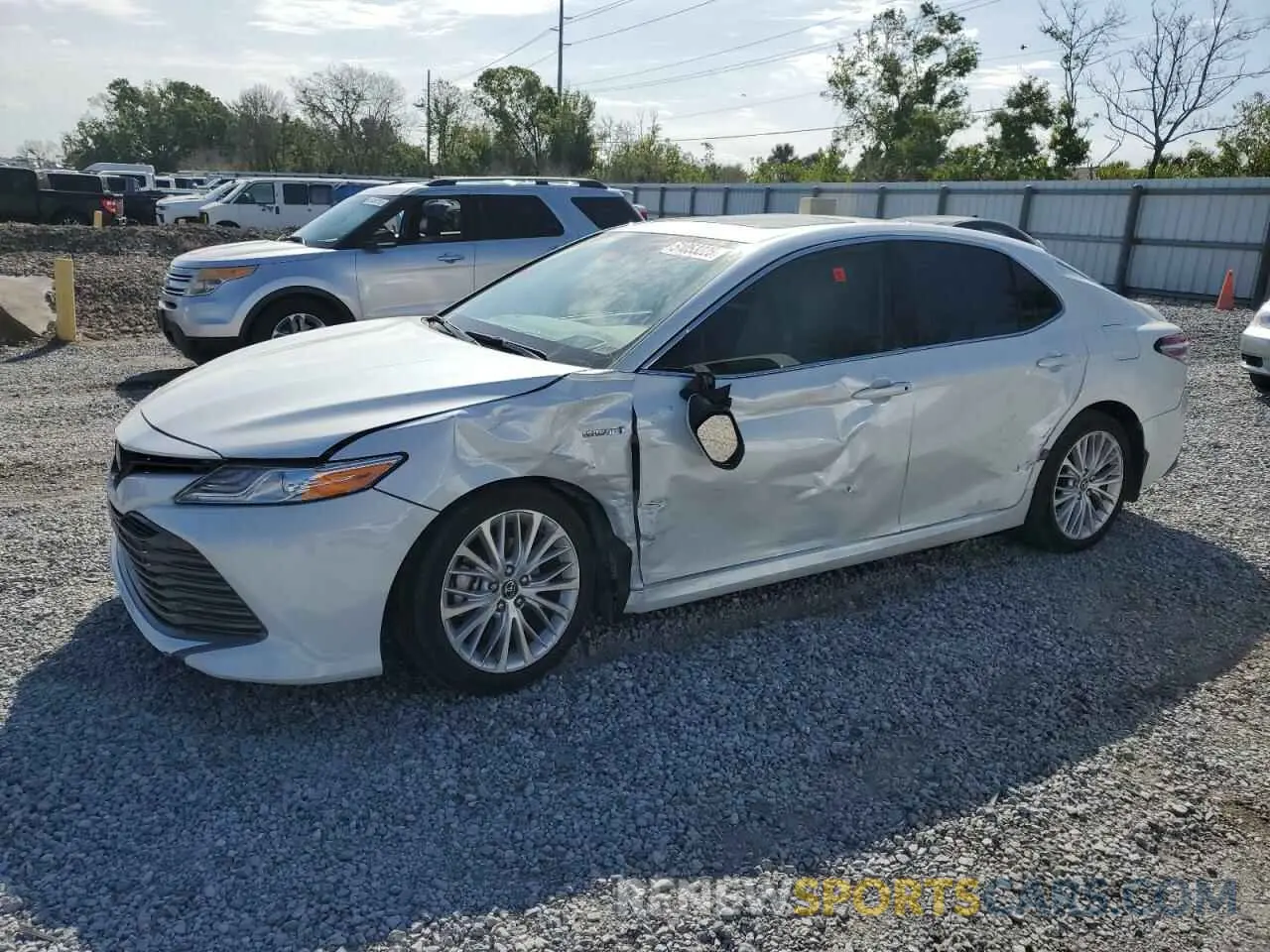 1 Photograph of a damaged car 4T1B21HKXKU014431 TOYOTA CAMRY 2019