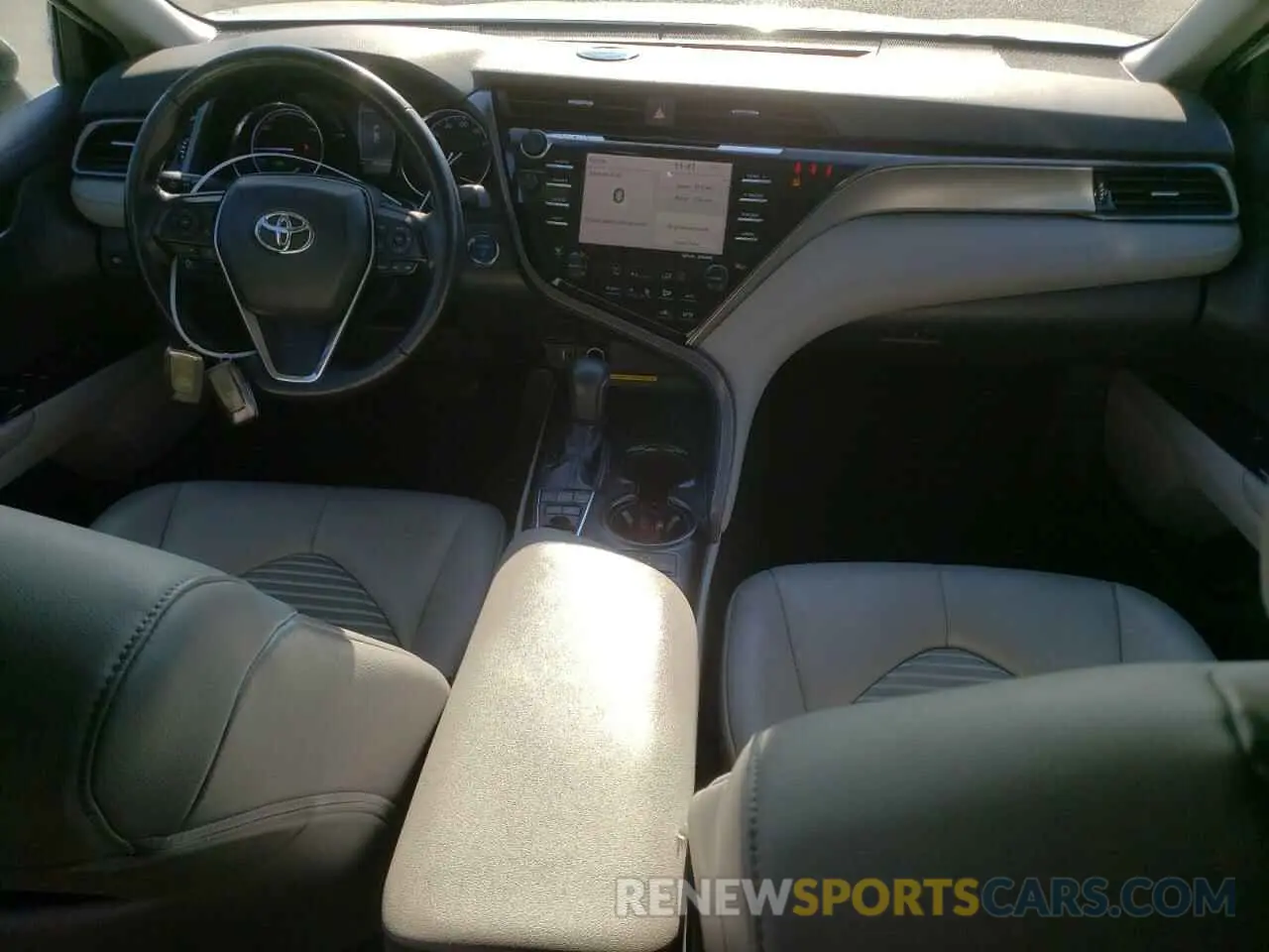 8 Photograph of a damaged car 4T1B21HKXKU519451 TOYOTA CAMRY 2019