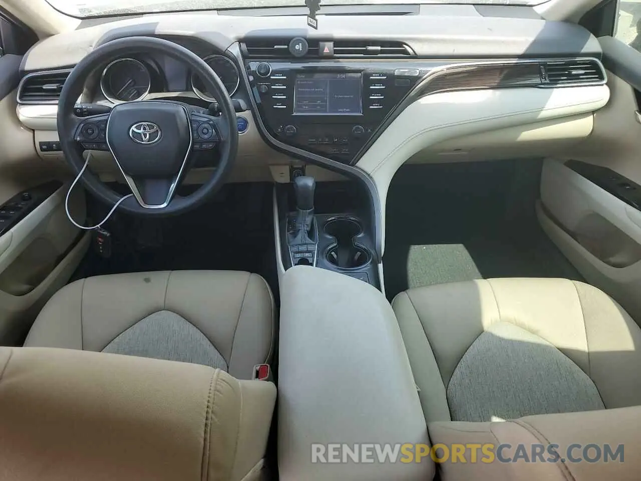 8 Photograph of a damaged car 4T1B31HK0KU005668 TOYOTA CAMRY 2019