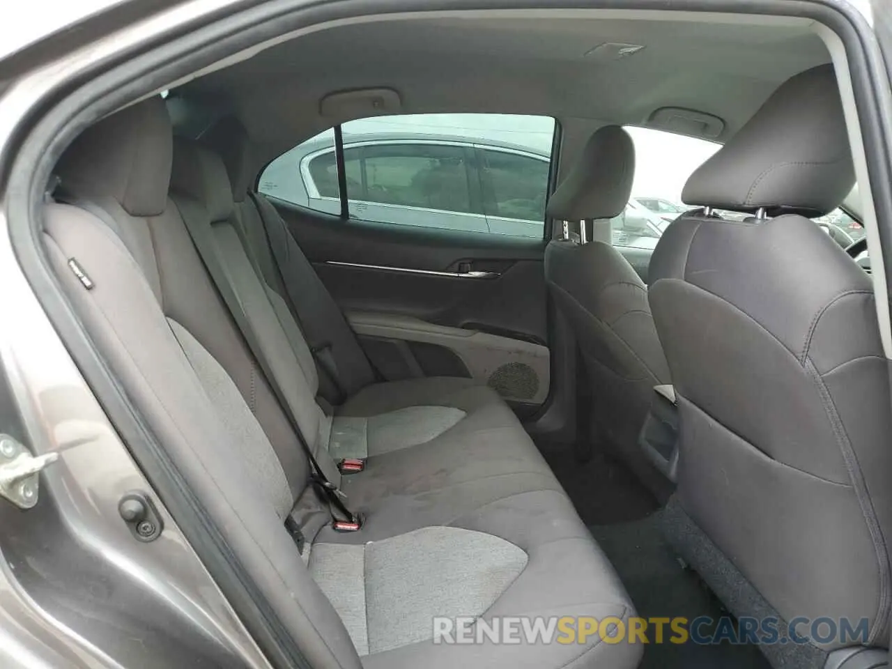 10 Фотография поврежденного автомобиля 4T1B31HK0KU517947 TOYOTA CAMRY 2019