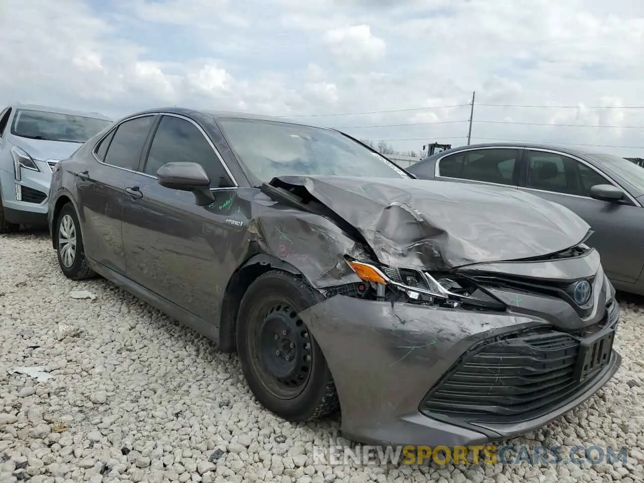 4 Фотография поврежденного автомобиля 4T1B31HK0KU517947 TOYOTA CAMRY 2019